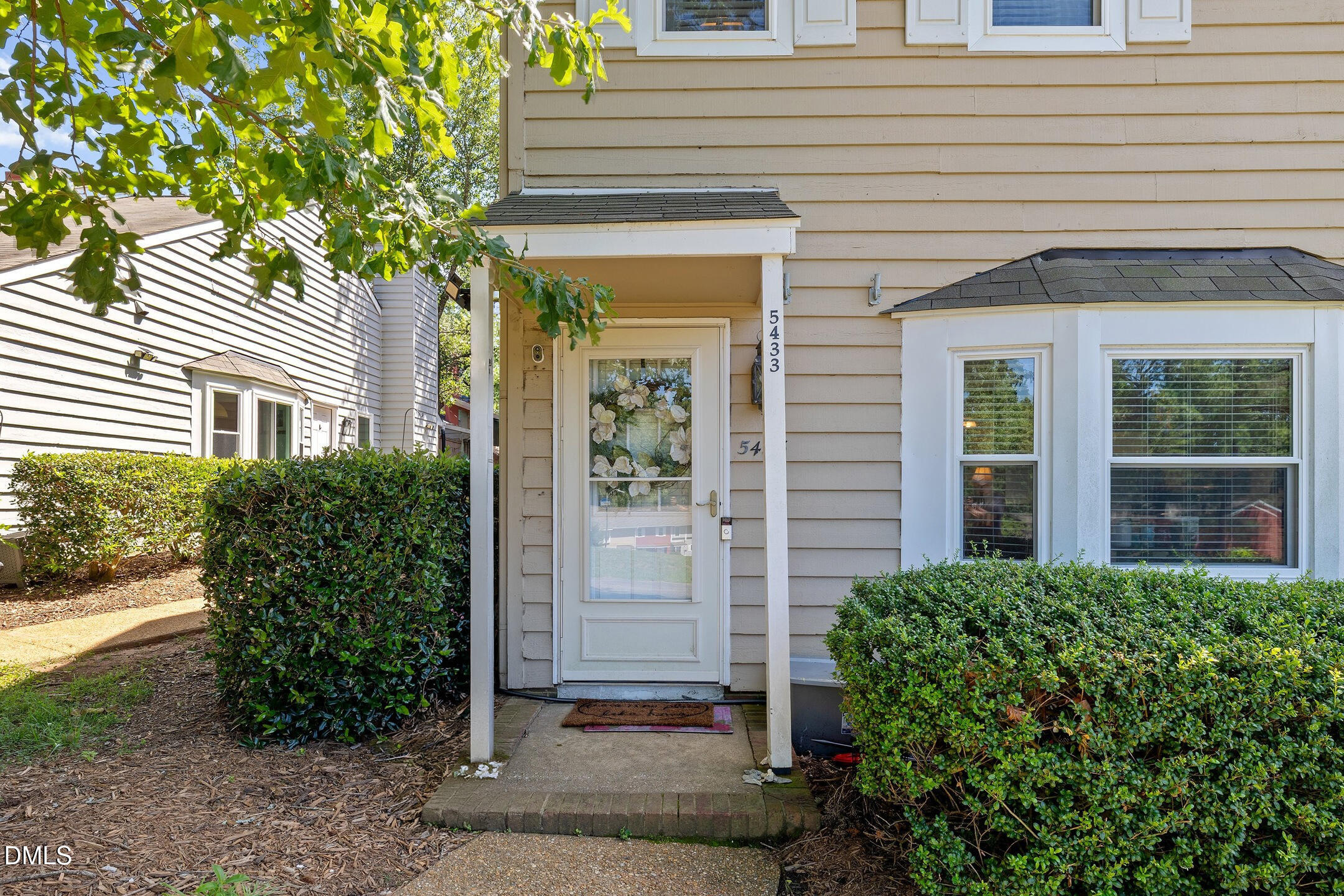 5433 Pine Top Circle Property Photo 3