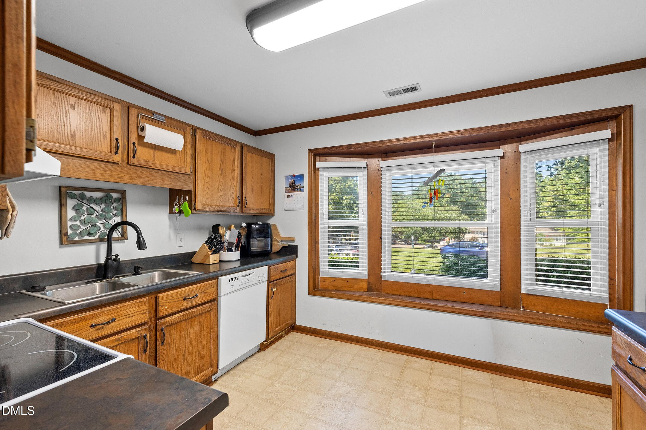 5433 Pine Top Circle Property Photo 6