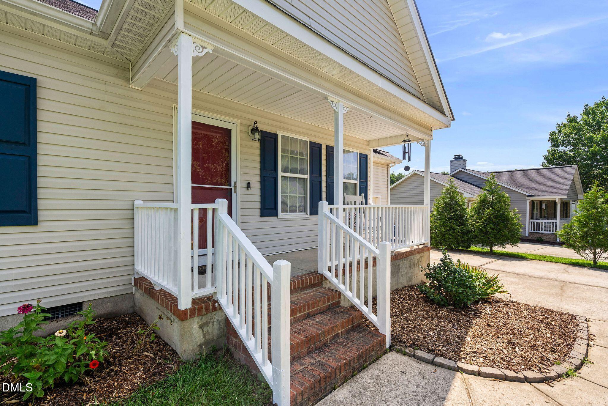 211 Courtland Drive Property Photo 3
