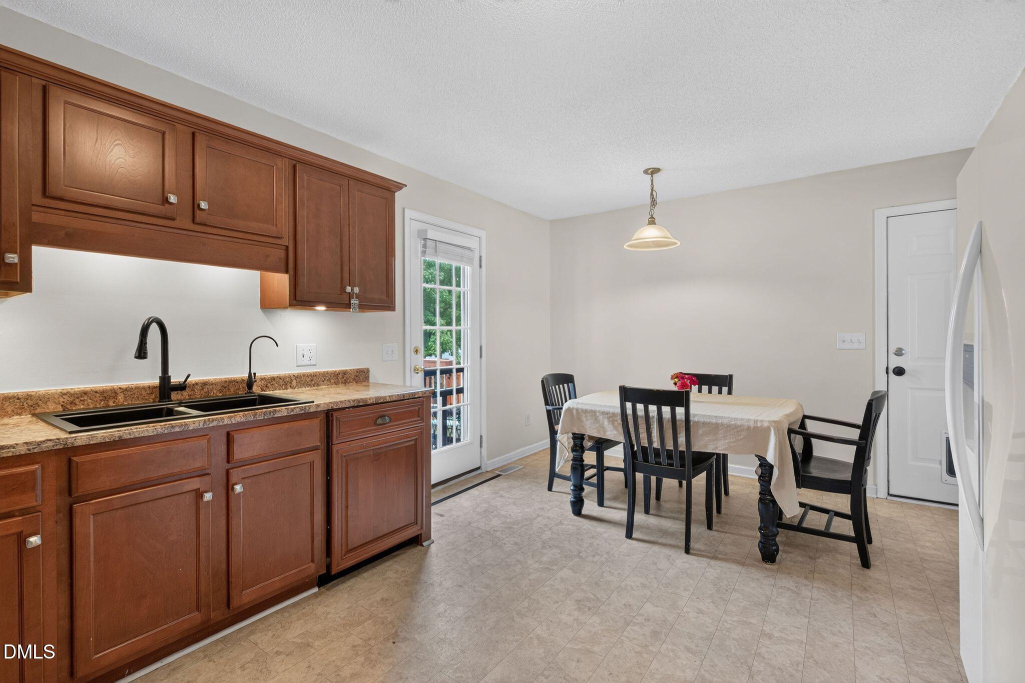 211 Courtland Drive Property Photo 11