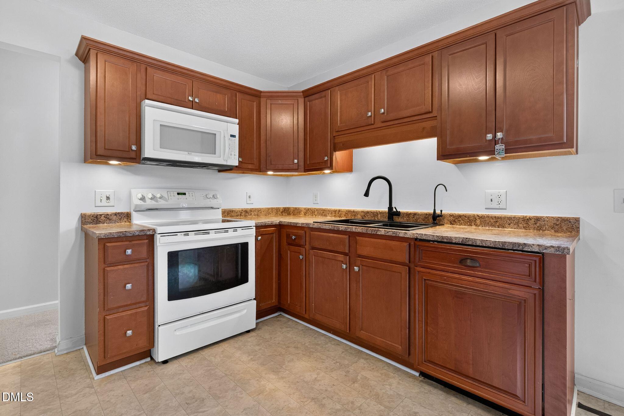 211 Courtland Drive Property Photo 15
