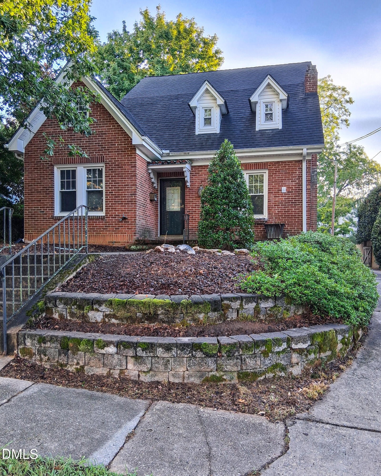 1917 Sunset Drive Property Photo 1