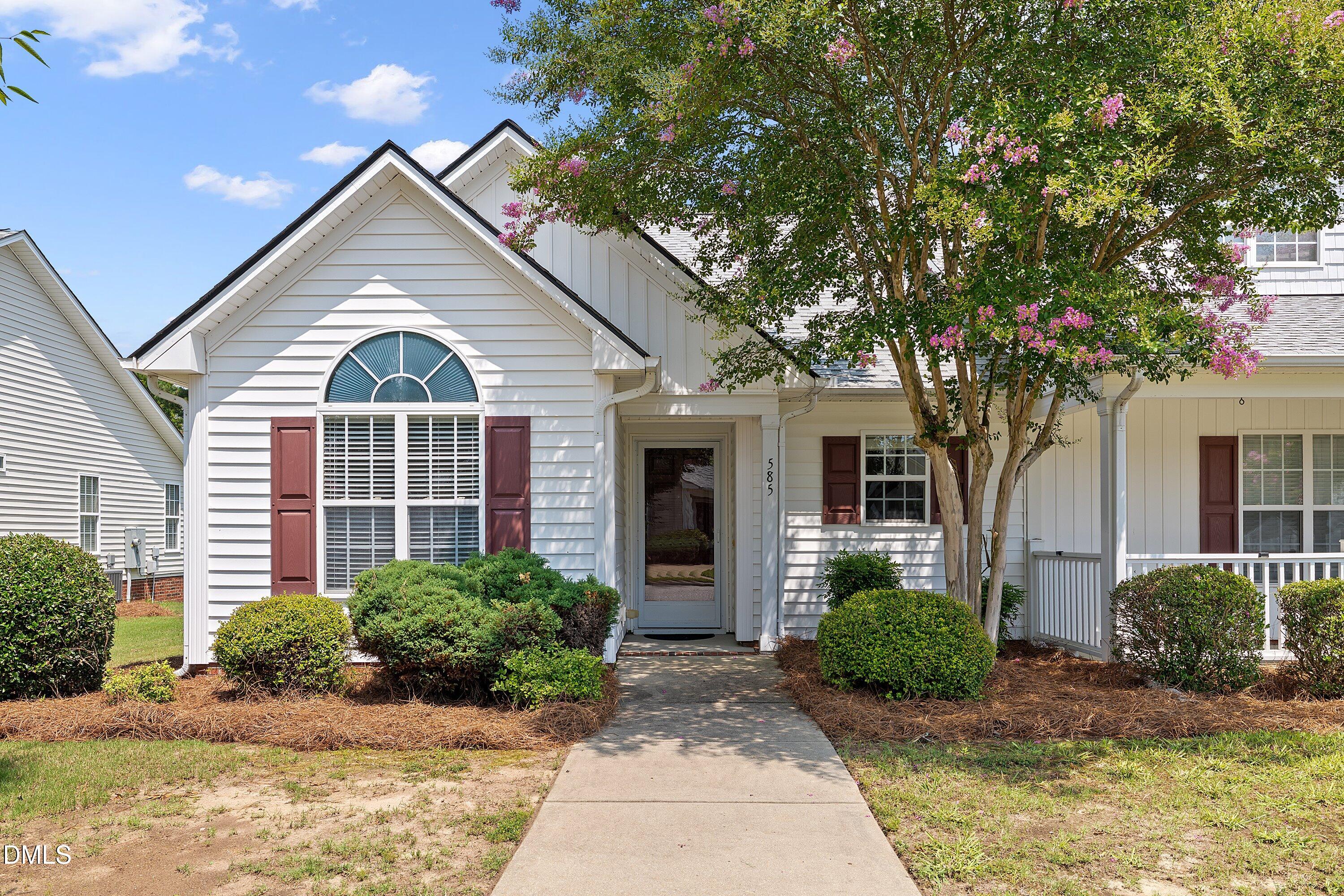 585 Pinecroft Drive Property Photo 1