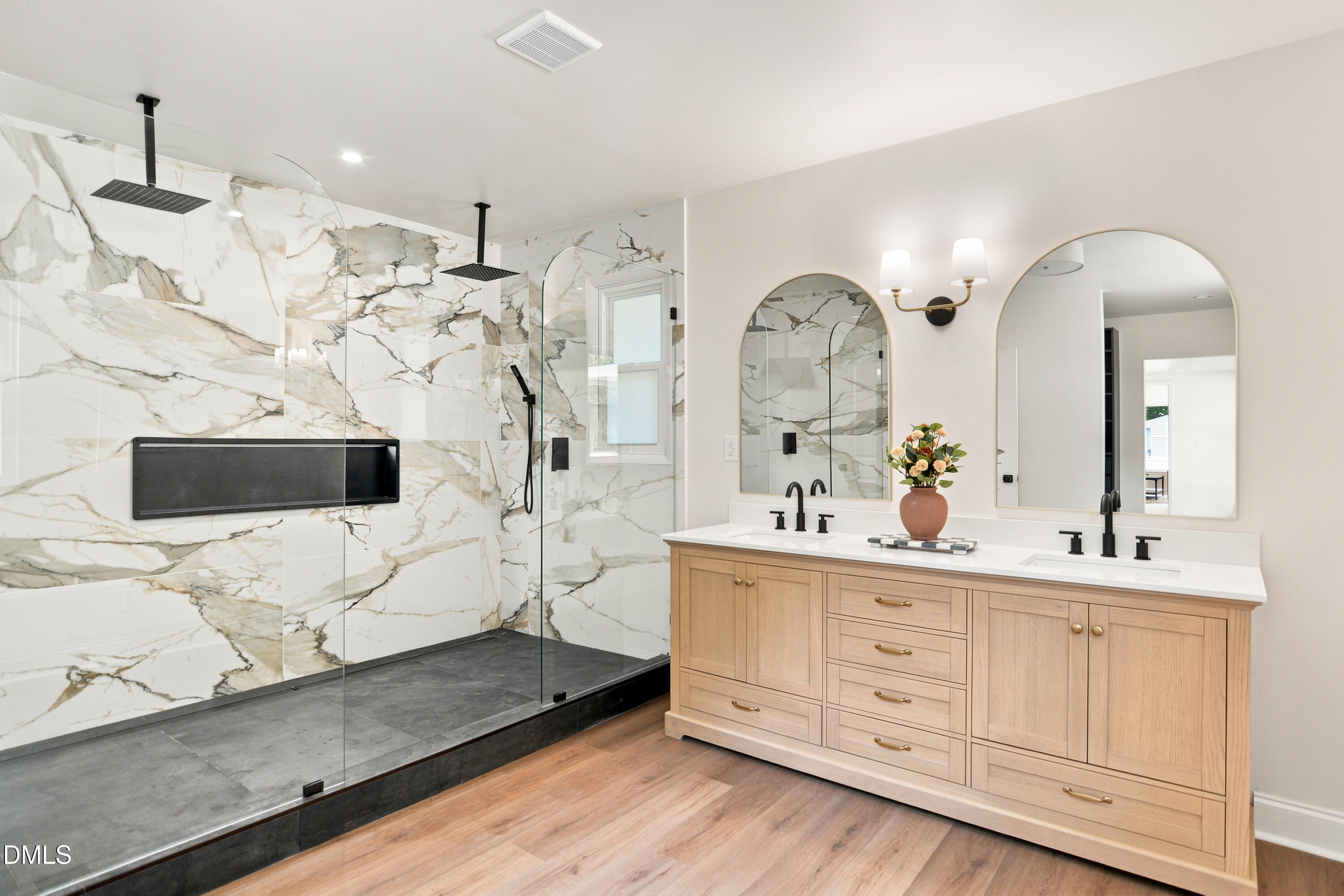 5517 Spring Road Property Photo 4