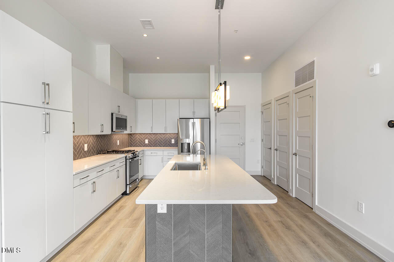 120 Mosaic Boulevard 301 Property Photo 32