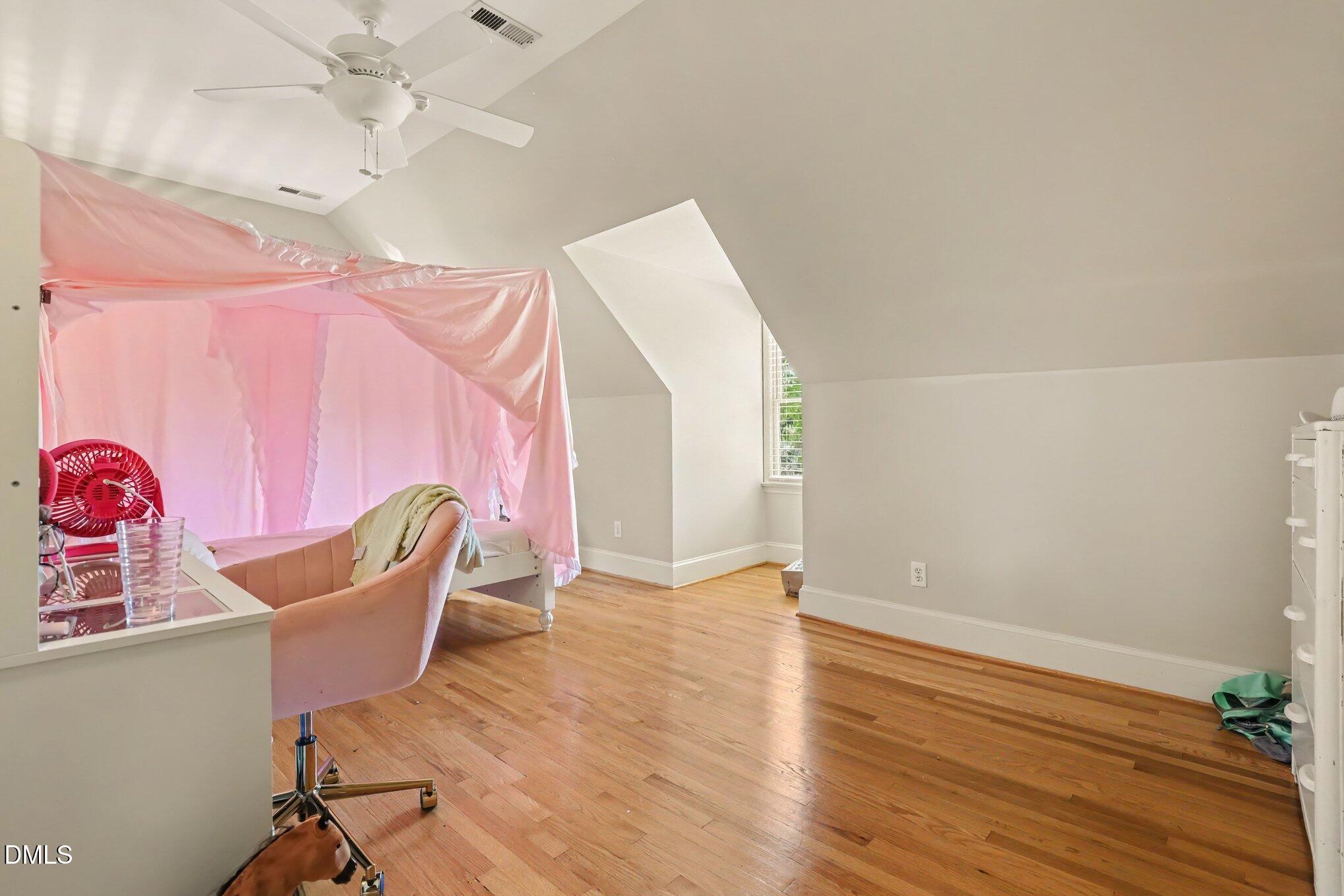 1528 Iredell Drive Property Photo 19