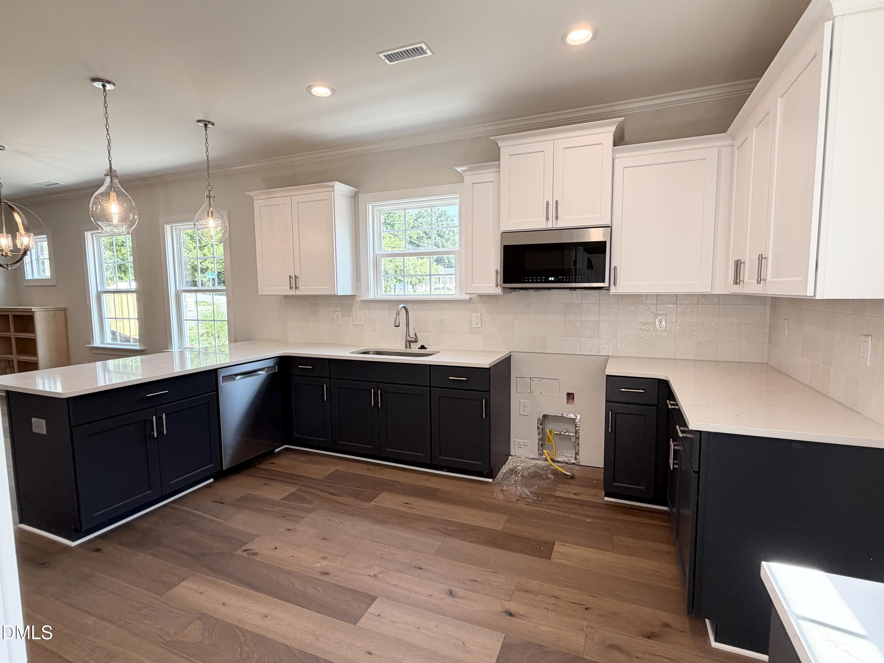 1122 Berkeley Street Property Photo 10