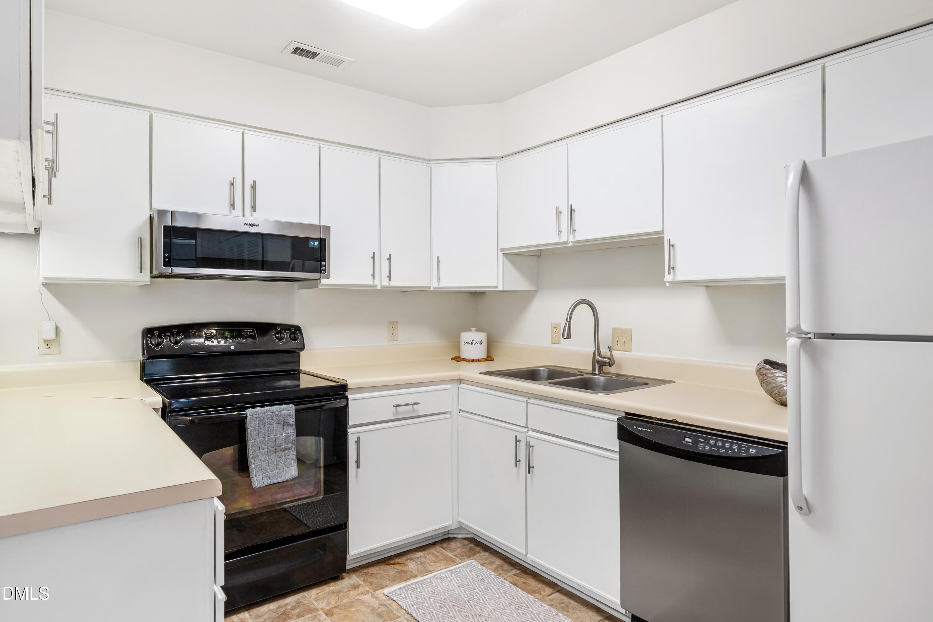 270 Summerwalk Circle Property Photo 15