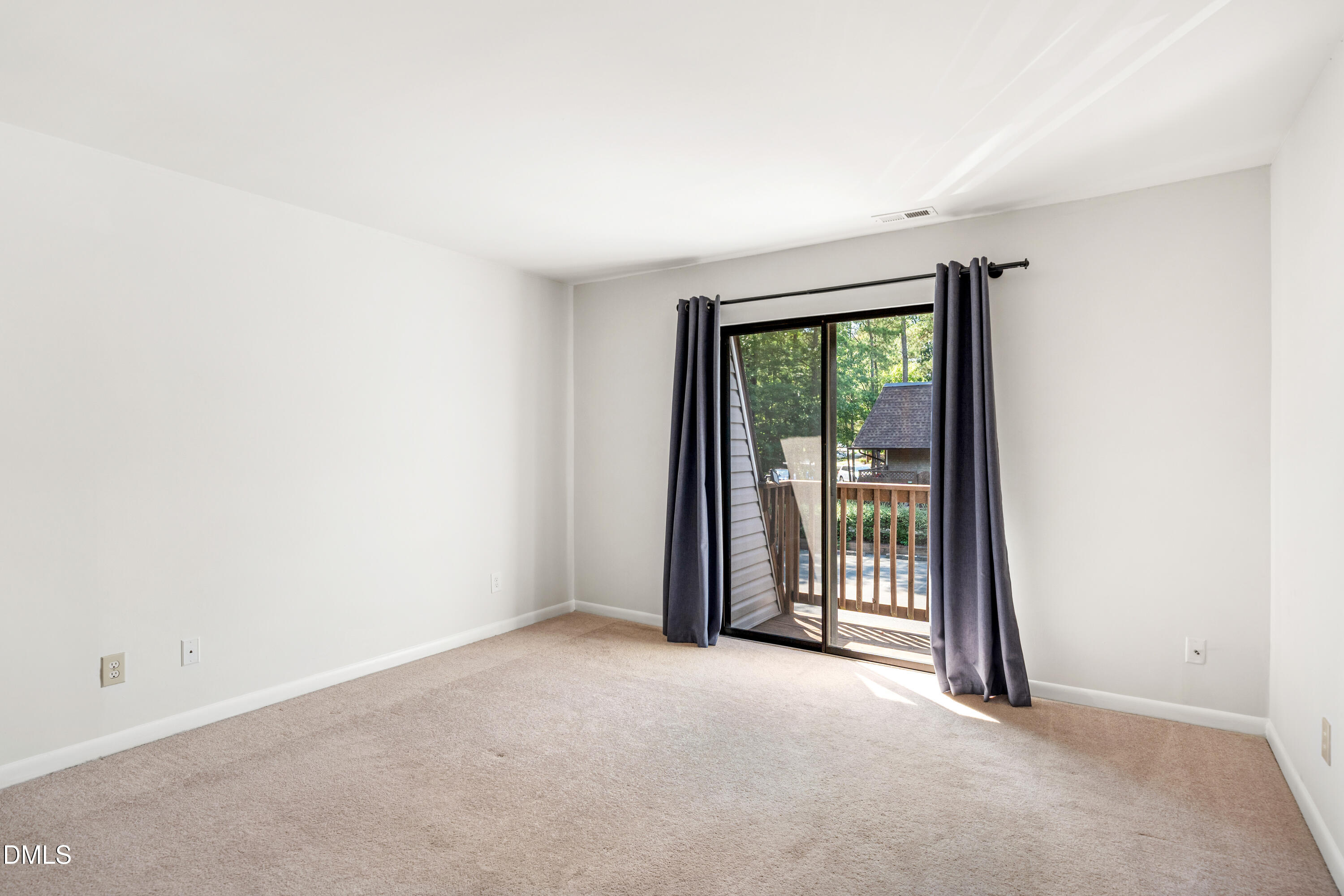 270 Summerwalk Circle Property Photo 18