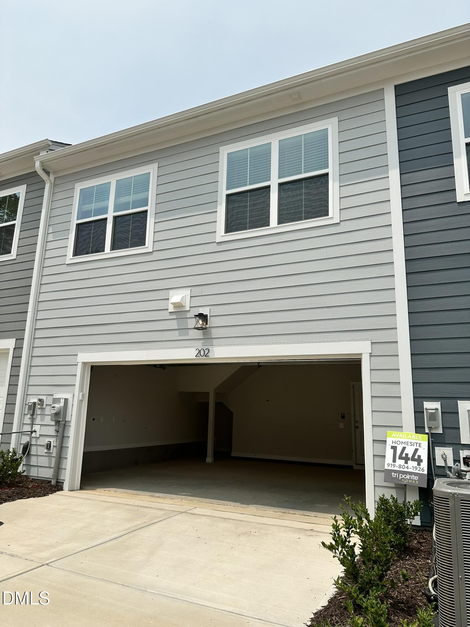 202 Solaire Alley Property Photo 19