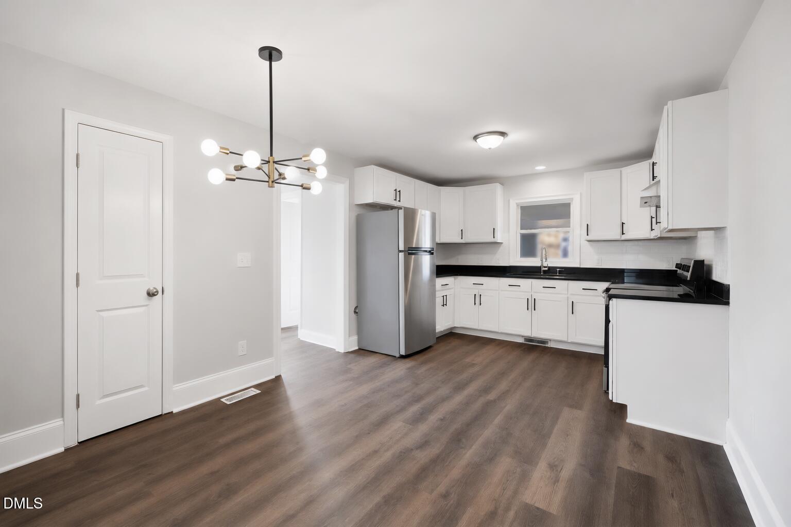 2115 Glendale Avenue Property Photo 6