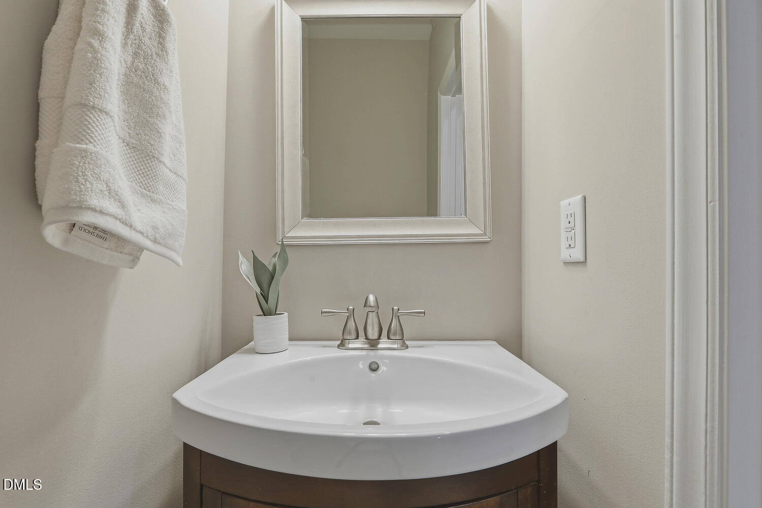 1748 Town Home Drive Property Photo 13