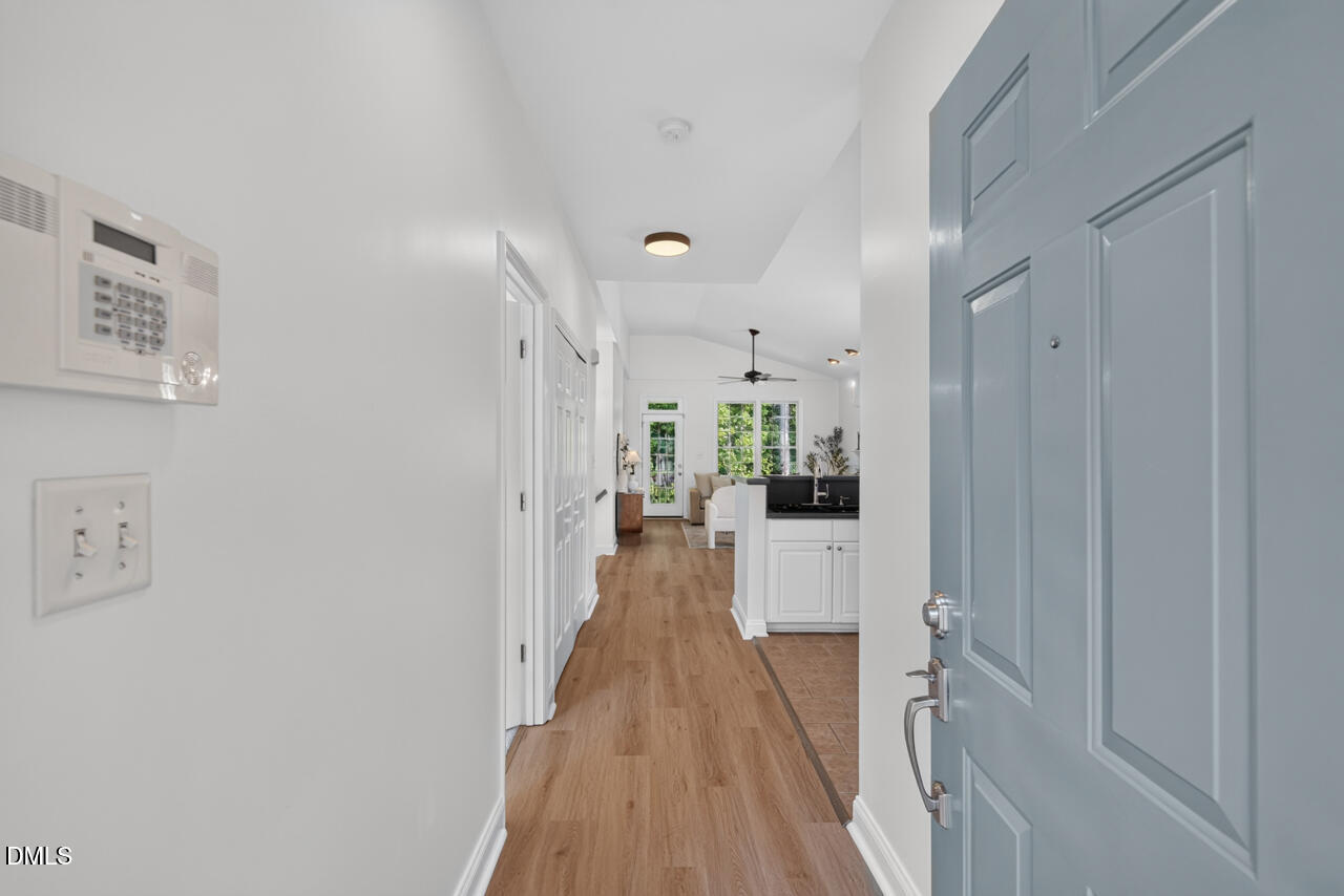 806 Carved Oak Drive Property Photo 2