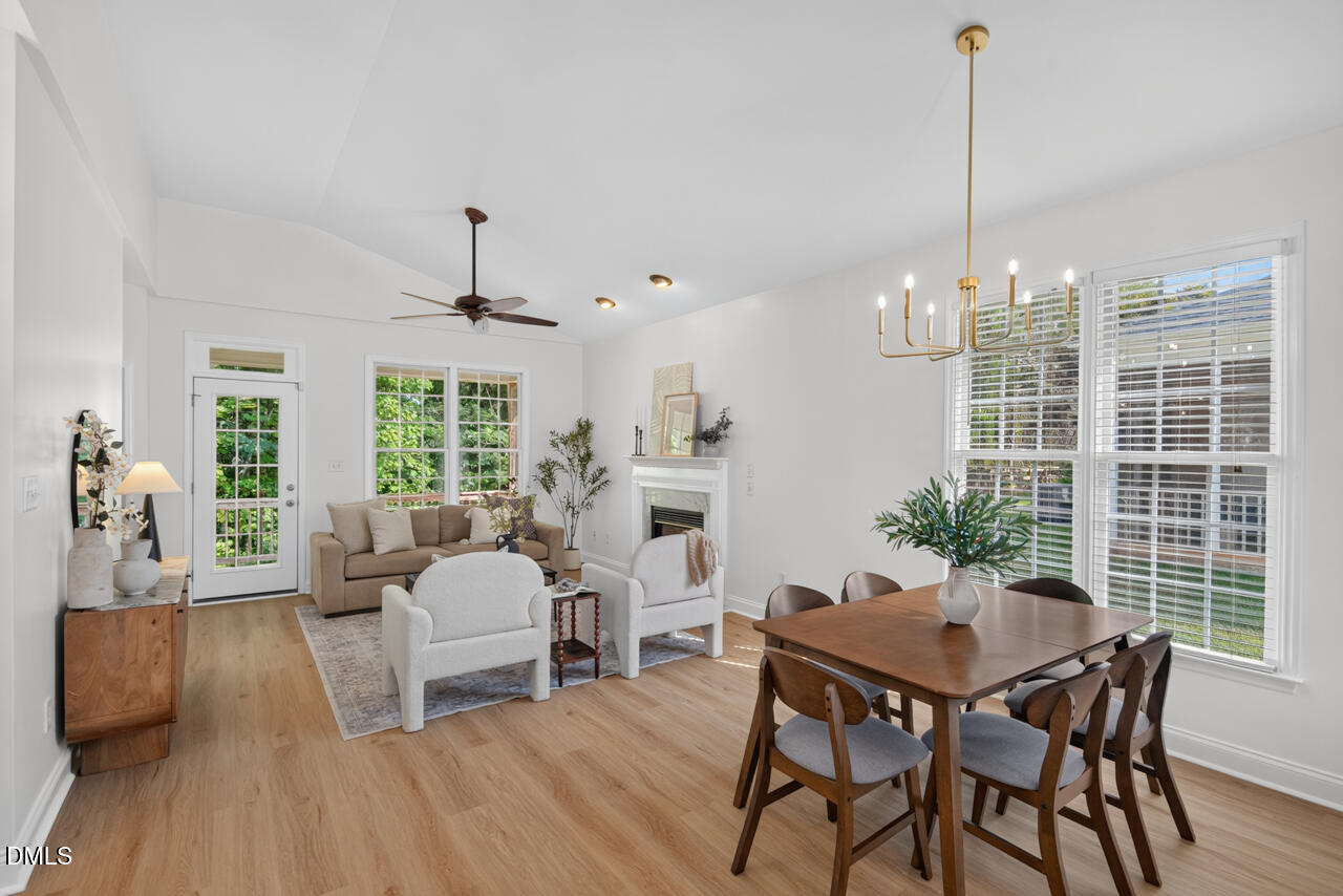 806 Carved Oak Drive Property Photo 4