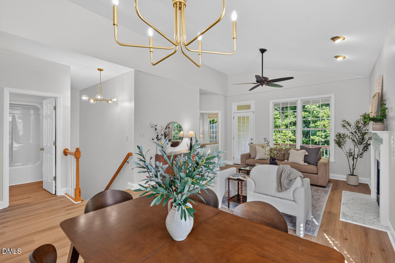 806 Carved Oak Drive Property Photo 15