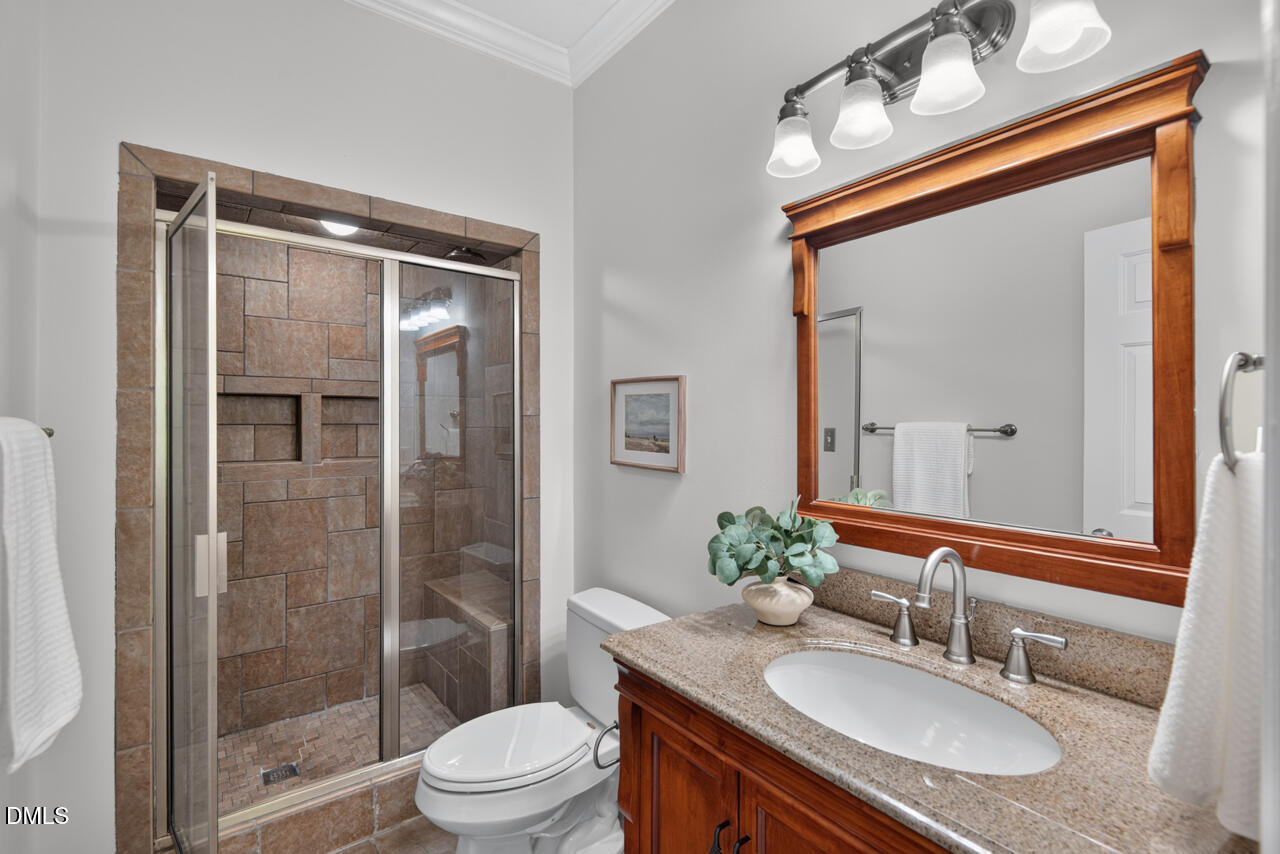 806 Carved Oak Drive Property Photo 29