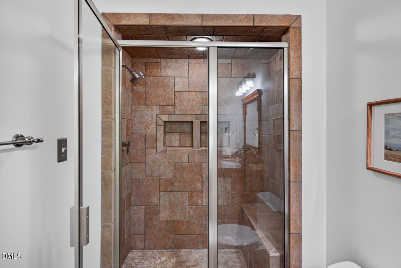 806 Carved Oak Drive Property Photo 30