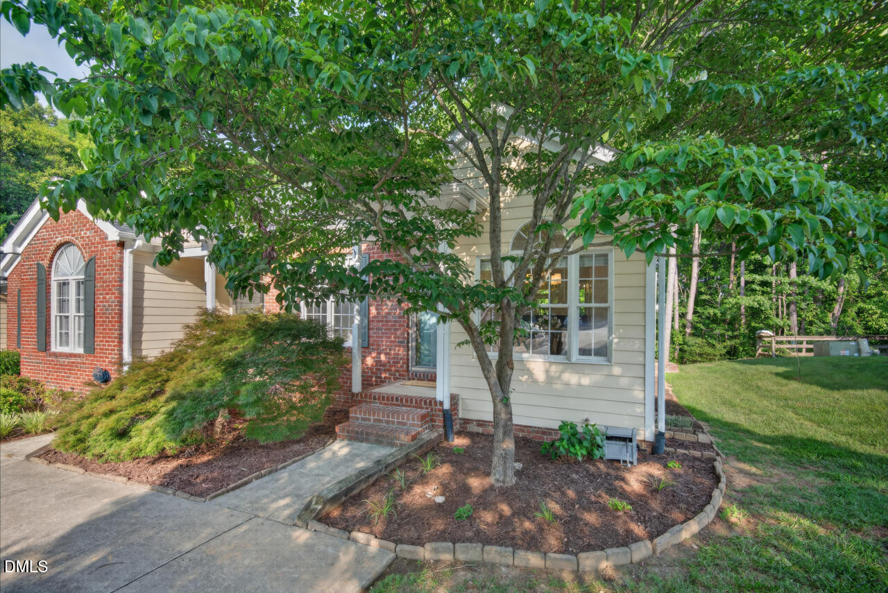806 Carved Oak Drive Property Photo 49
