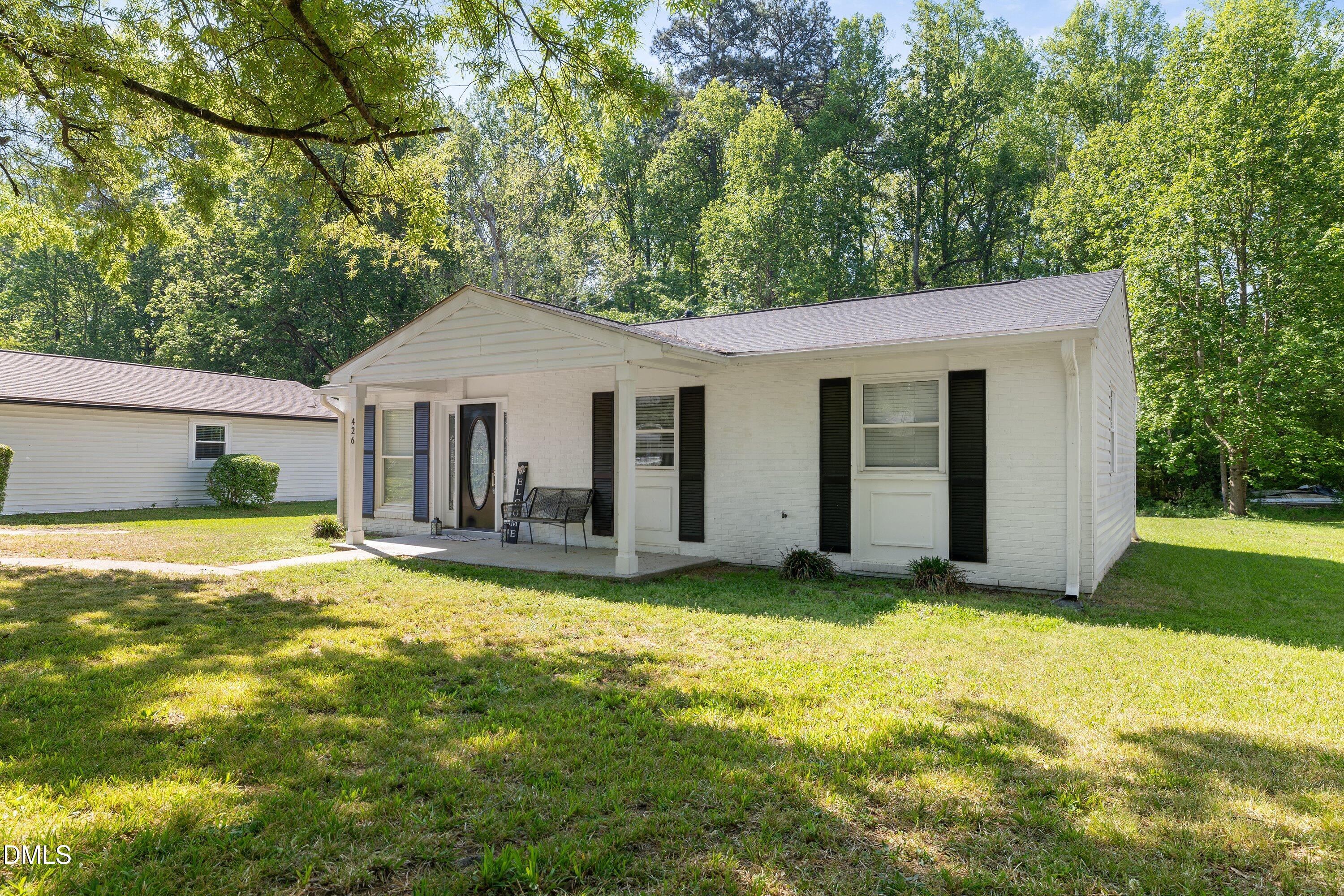 426 Walton Street Property Photo 3