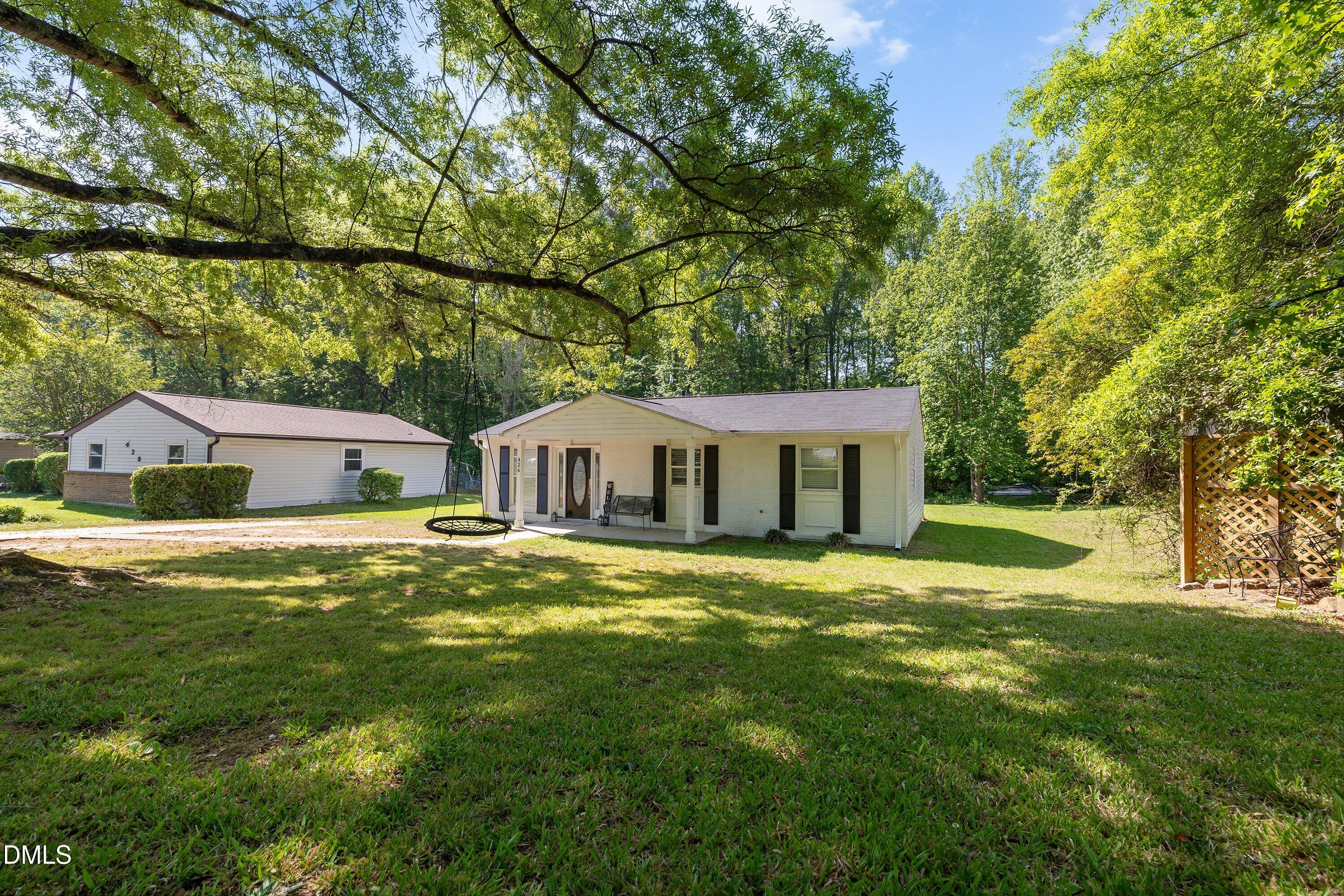 426 Walton Street Property Photo 4