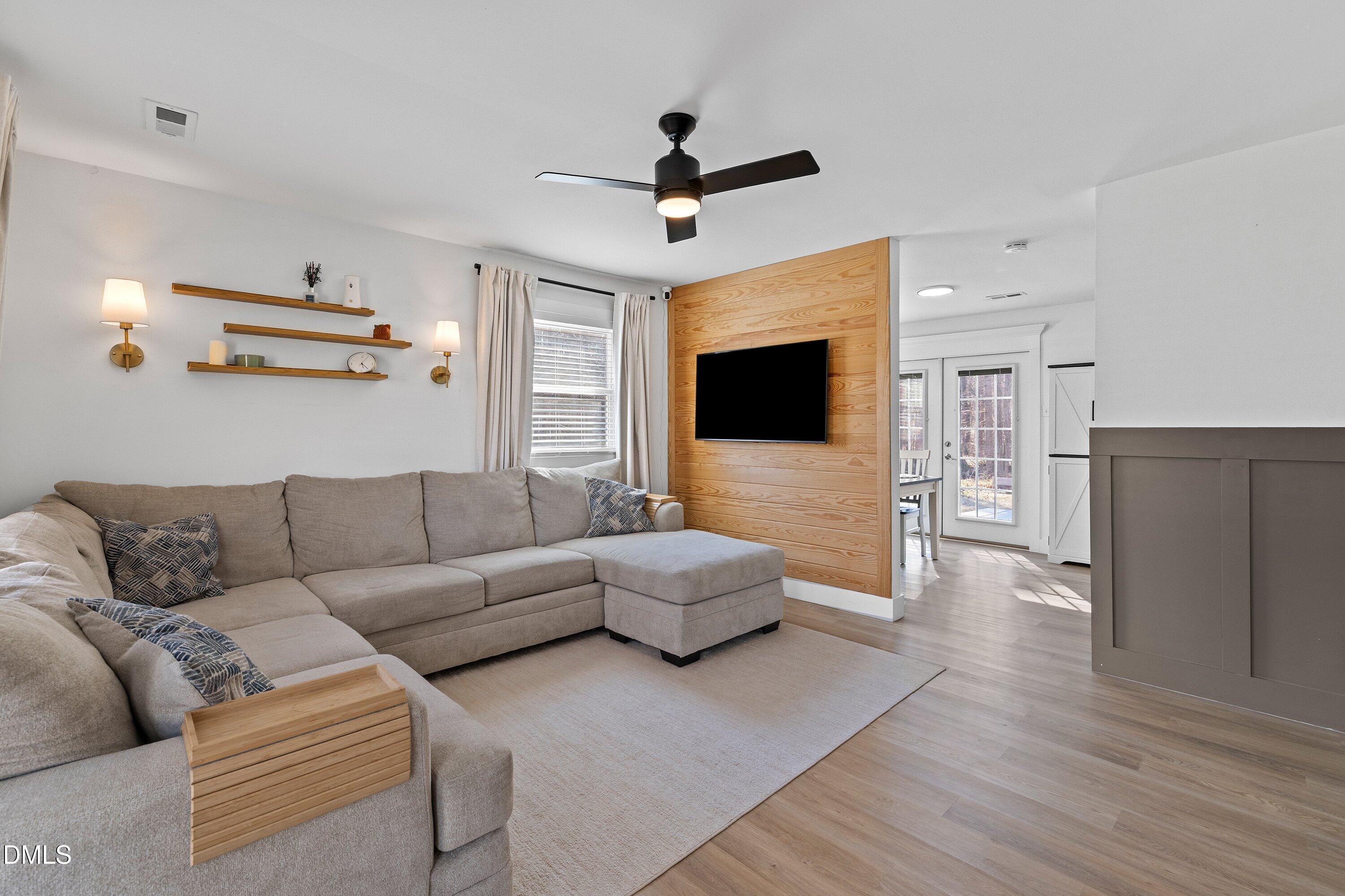 426 Walton Street Property Photo 10