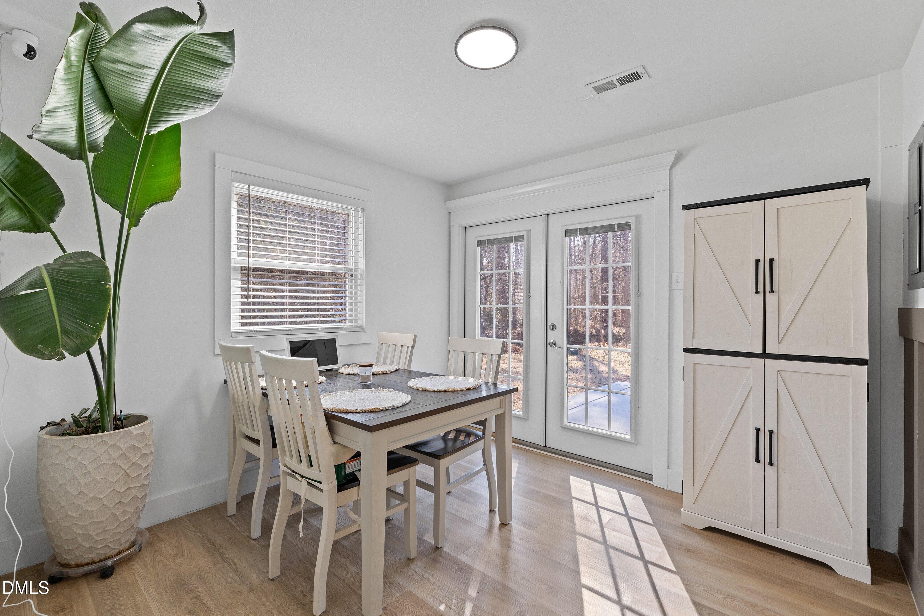 426 Walton Street Property Photo 11