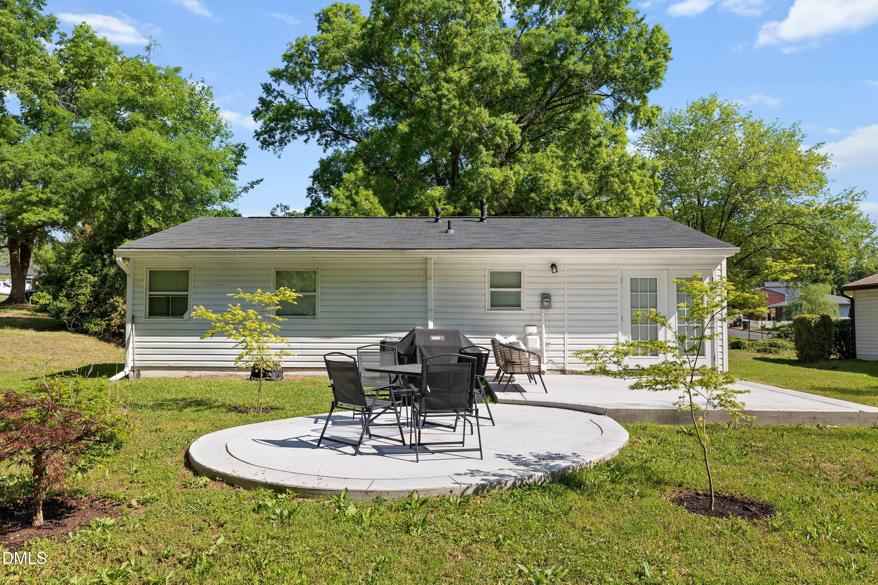 426 Walton Street Property Photo 33