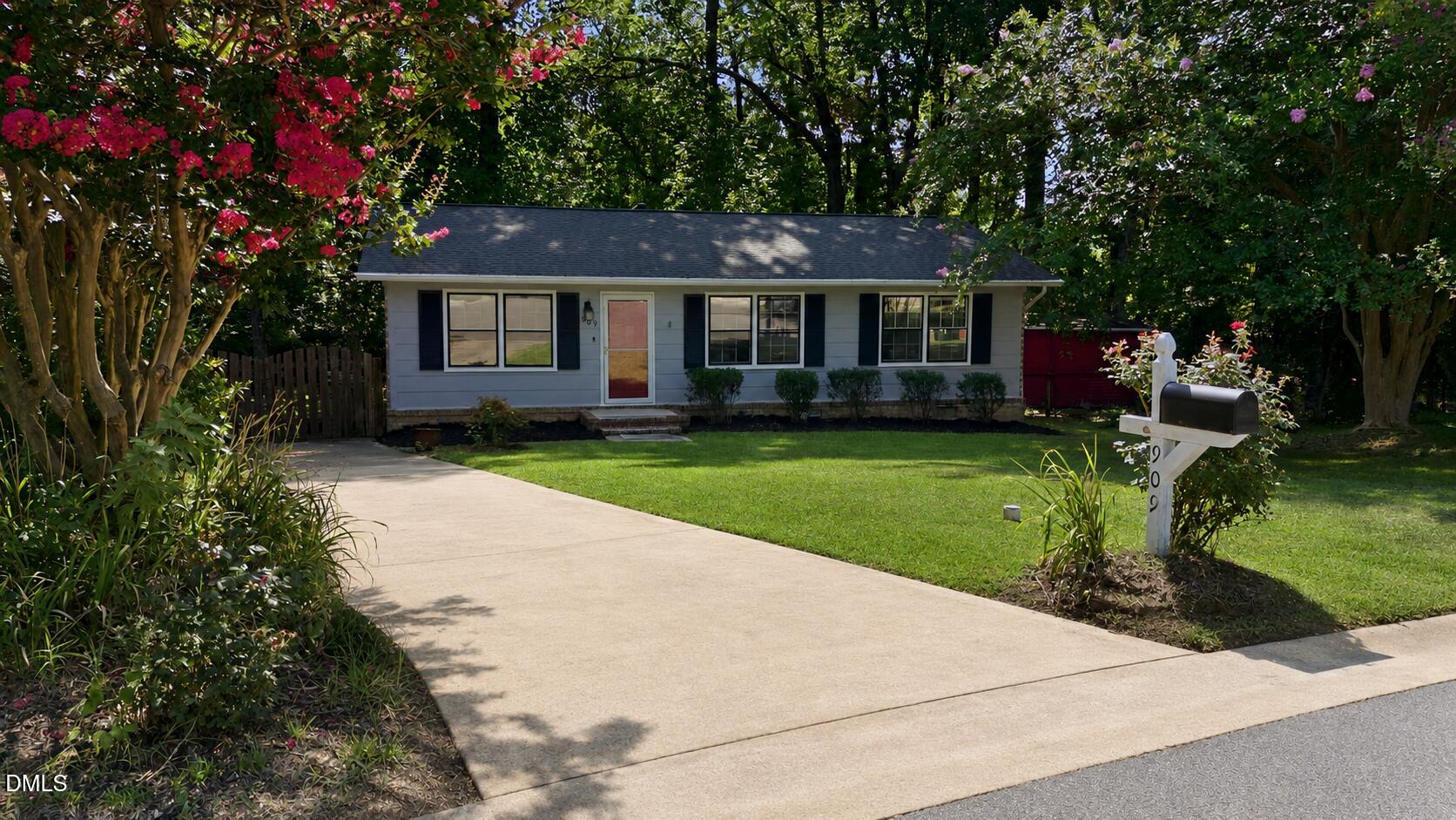 909 Bryn Mawr Court Property Photo 1