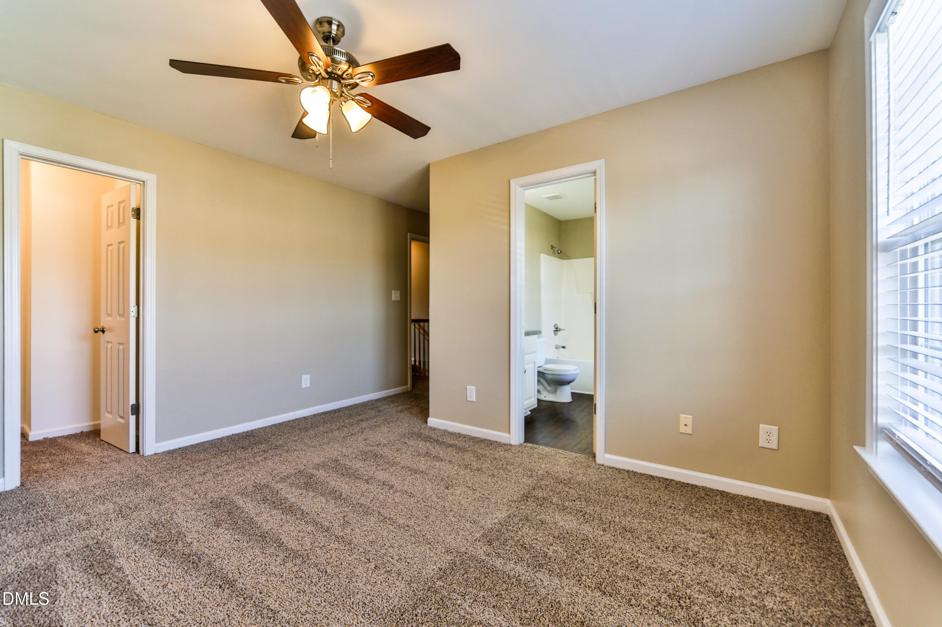 304 Whitehall Court Property Photo 29