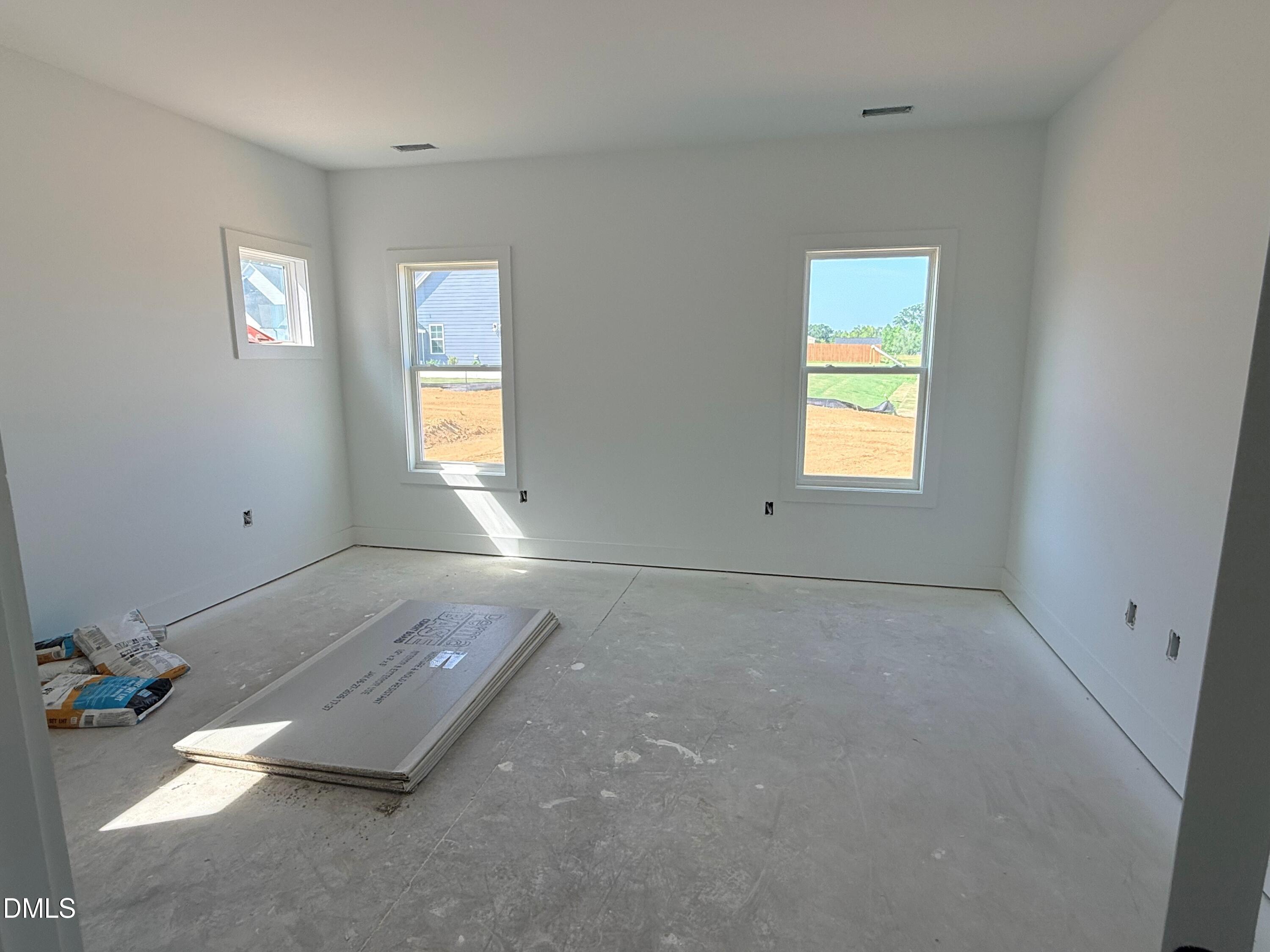 131 Grinnell Loop Property Photo 8