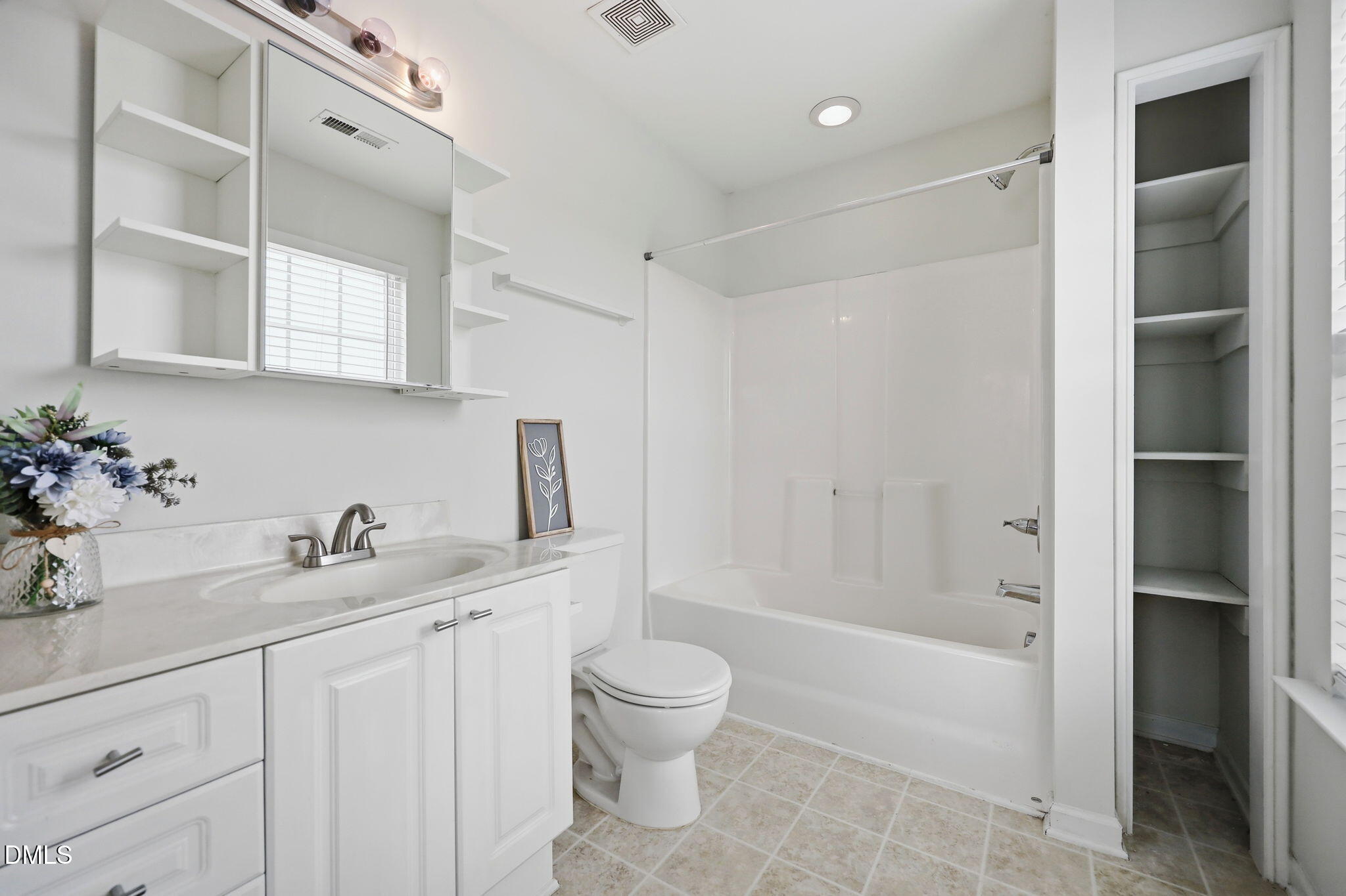 1423 Windycrest Court Property Photo 12