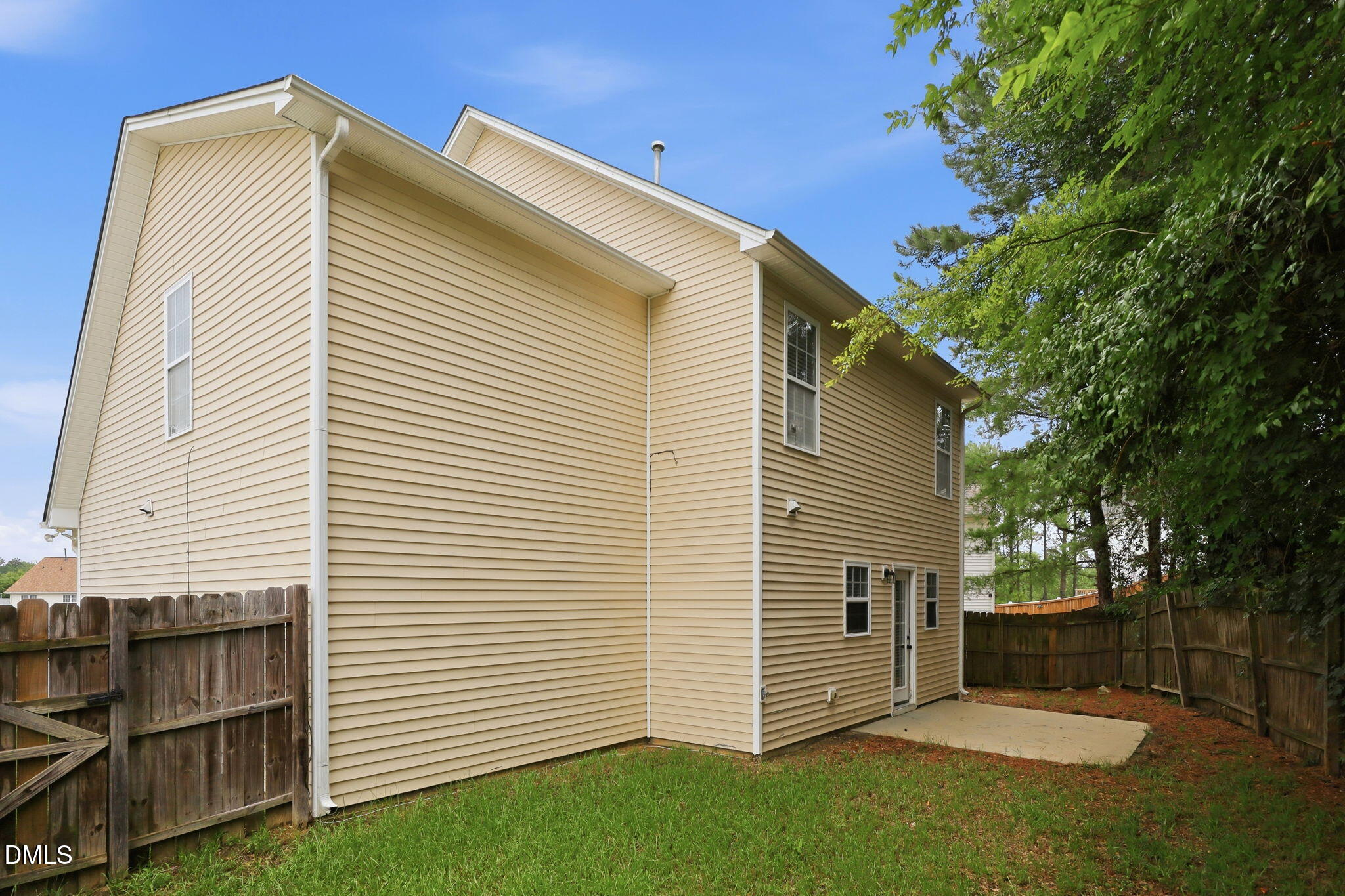 1423 Windycrest Court Property Photo 17