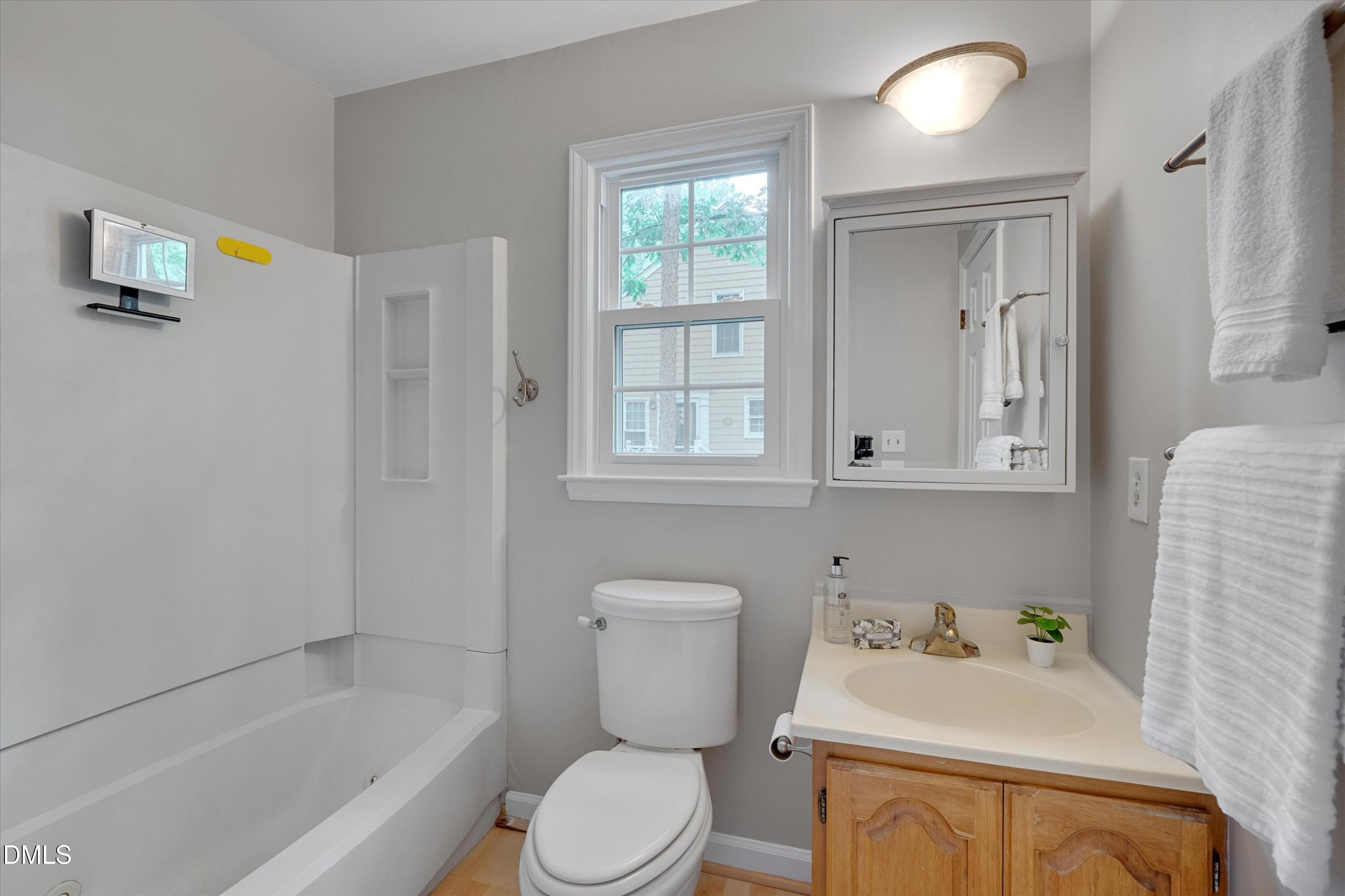 4600 Hamptonshire Drive Property Photo 23