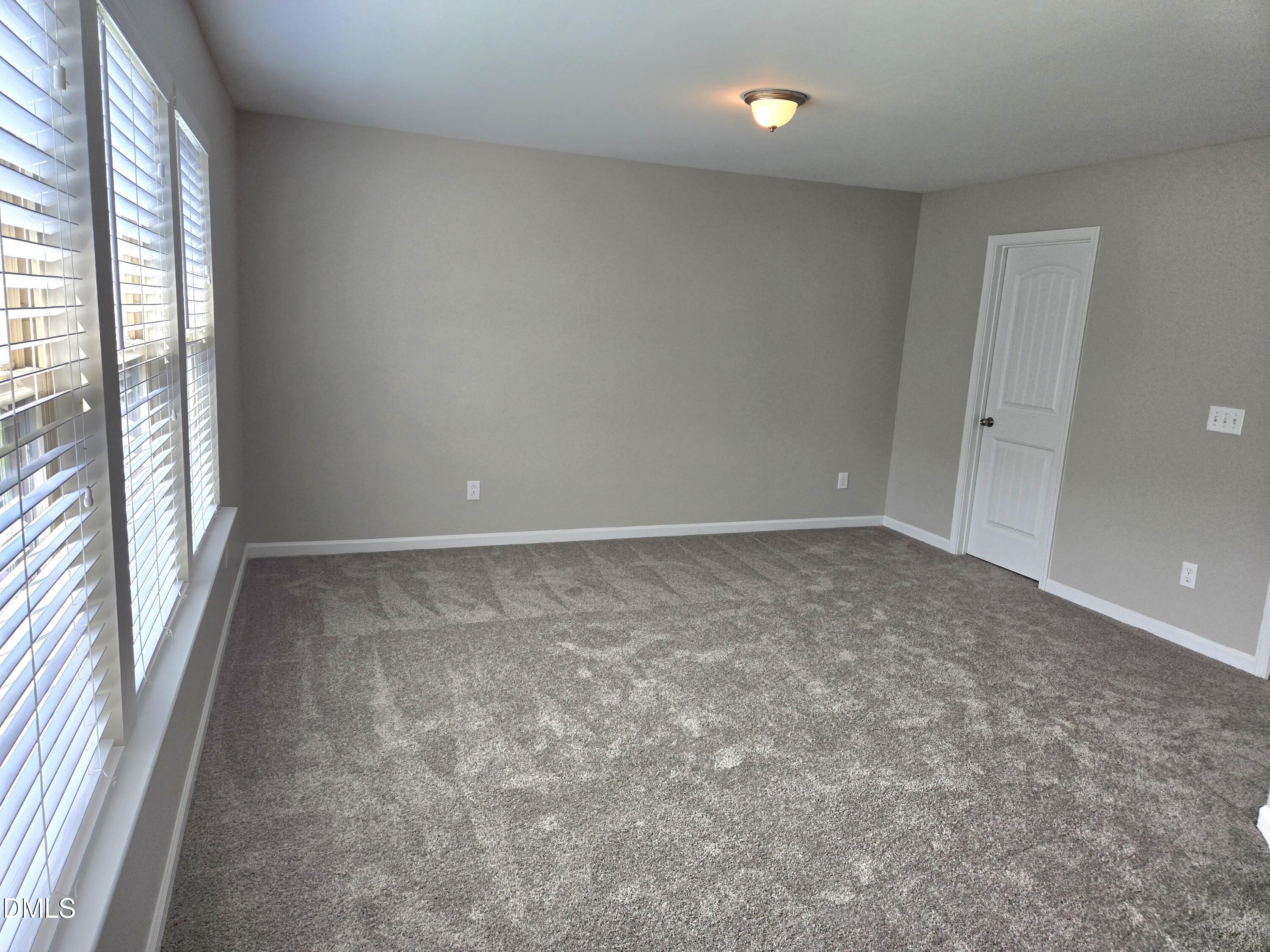 72 E Grove Point Drive Property Photo 6