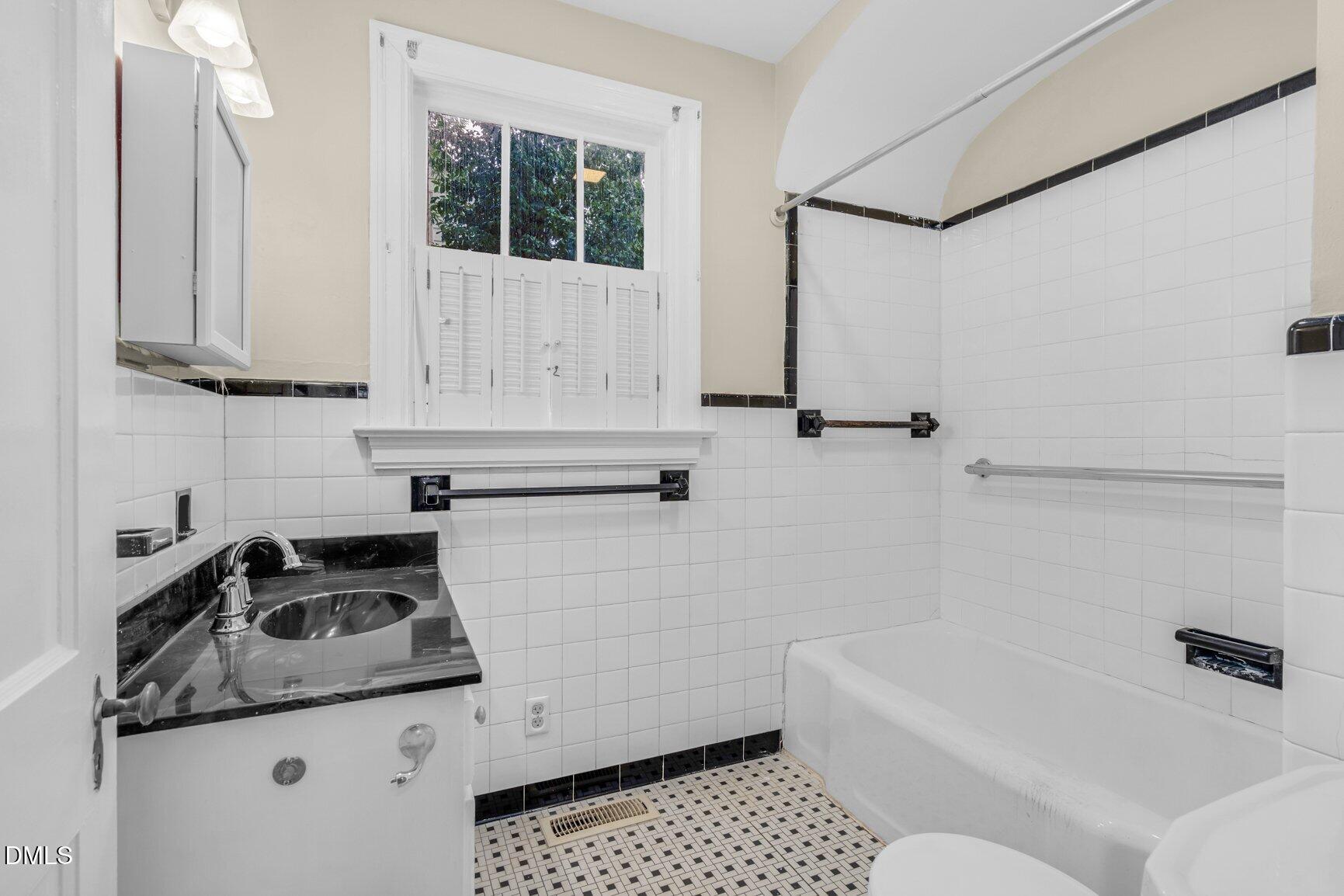 1041 Lafayette Avenue Property Photo 20