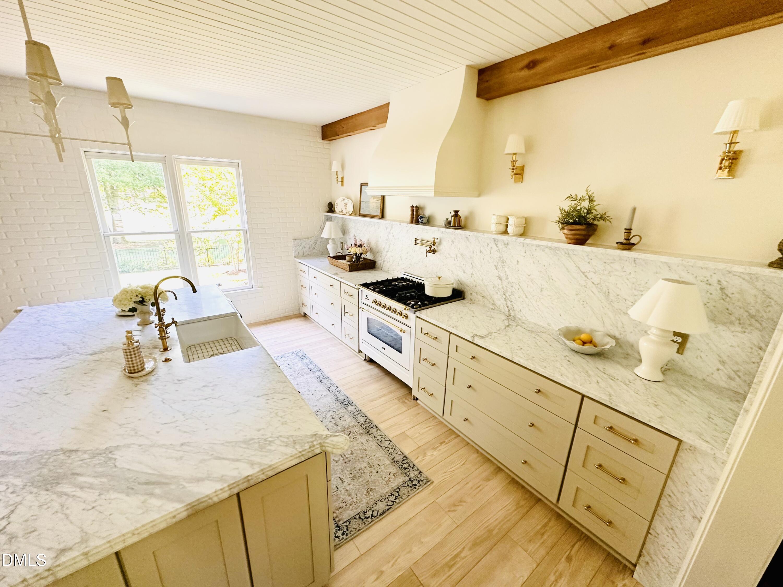 5428 Lake Edge Drive Property Photo 1