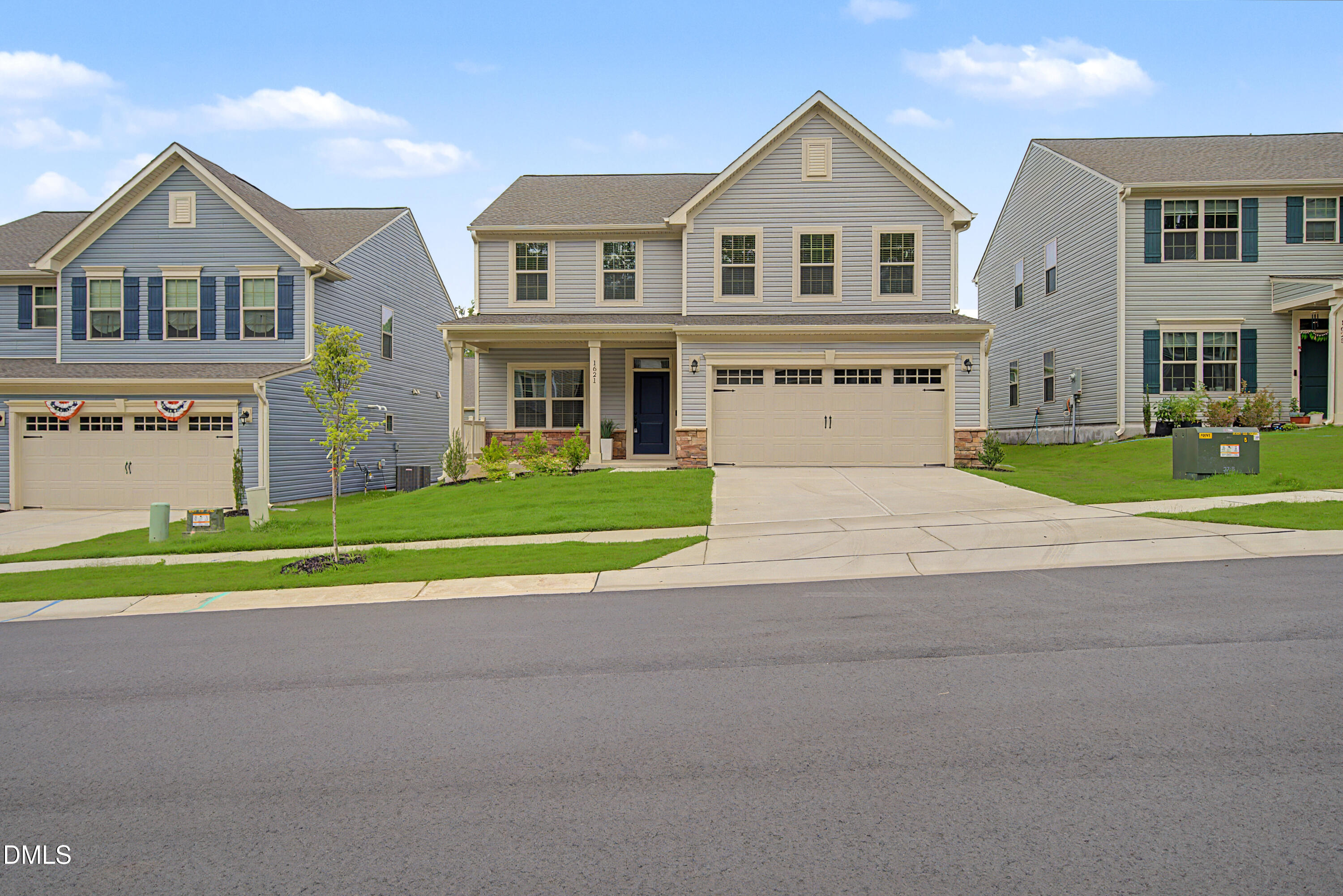 1621 Crimson Leaf Property Photo 7