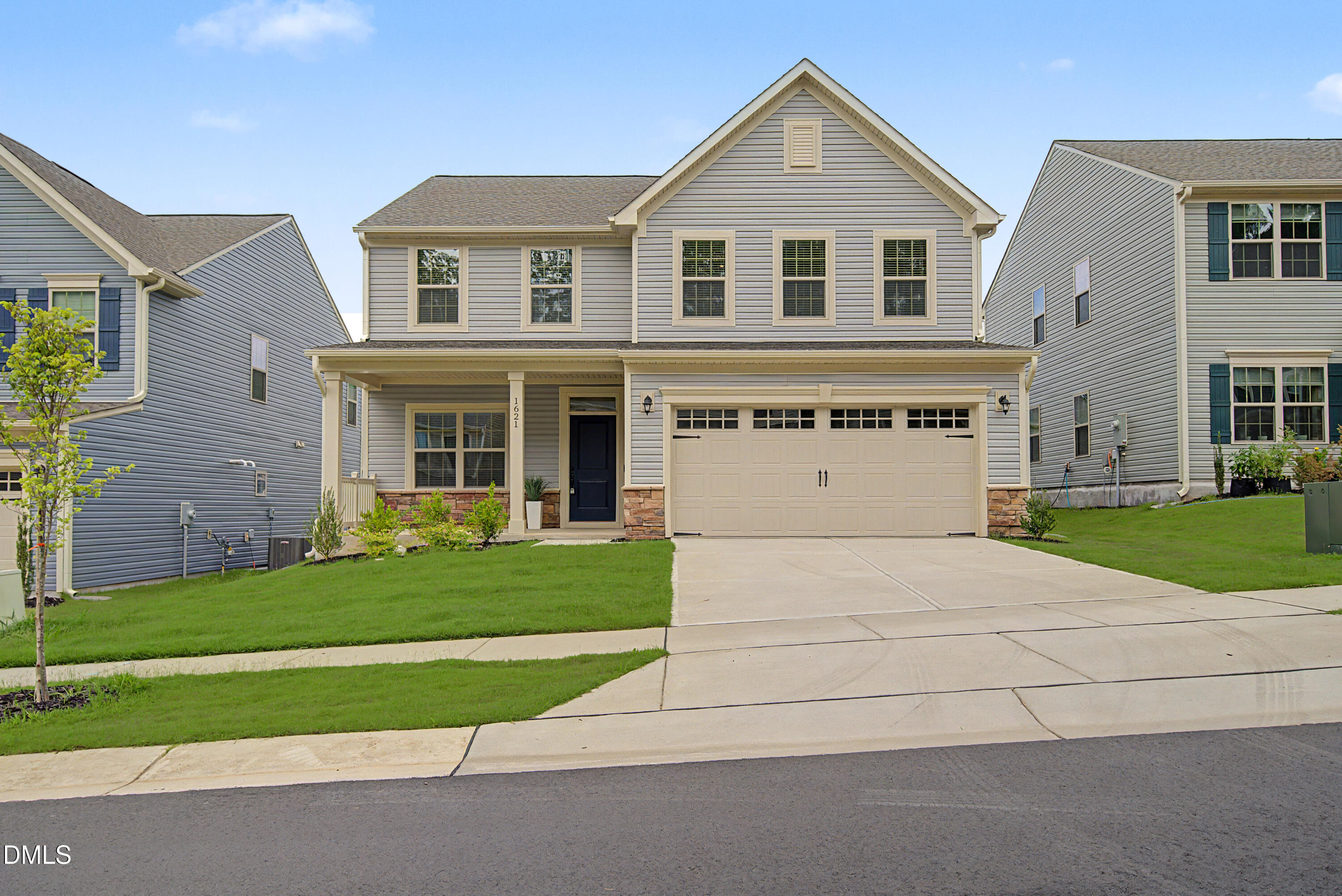 1621 Crimson Leaf Property Photo 8