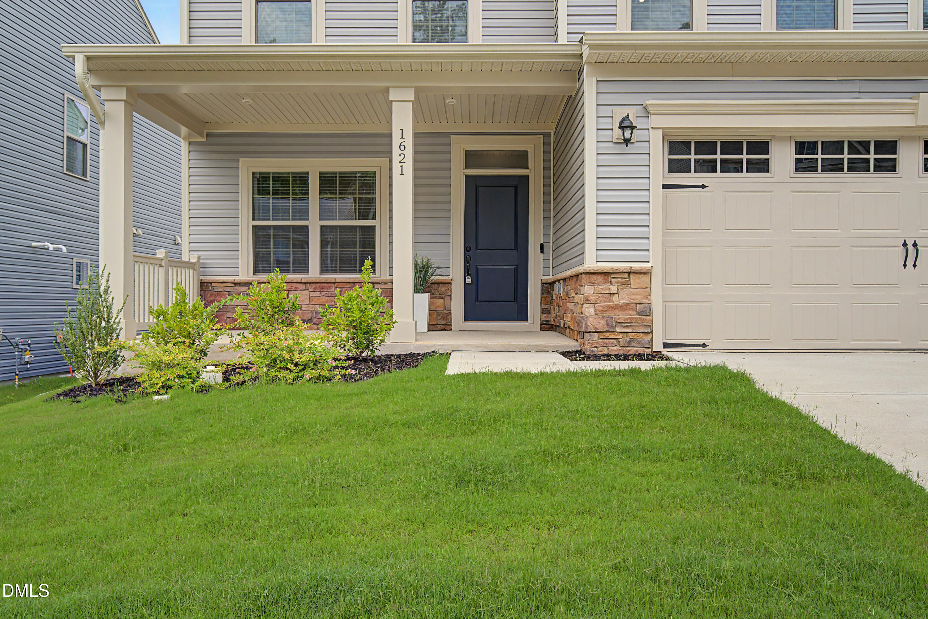 1621 Crimson Leaf Property Photo 10