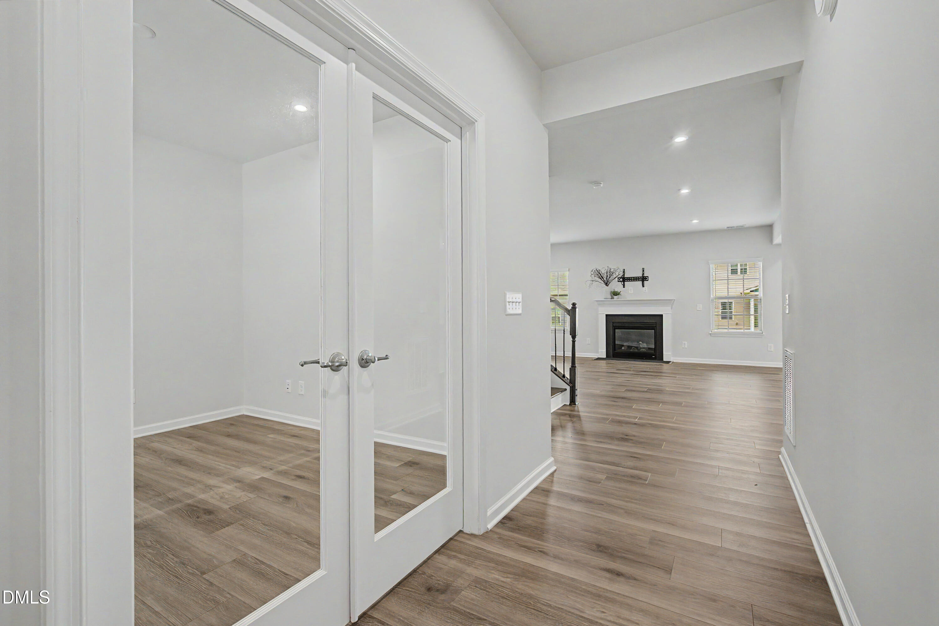 1621 Crimson Leaf Property Photo 12