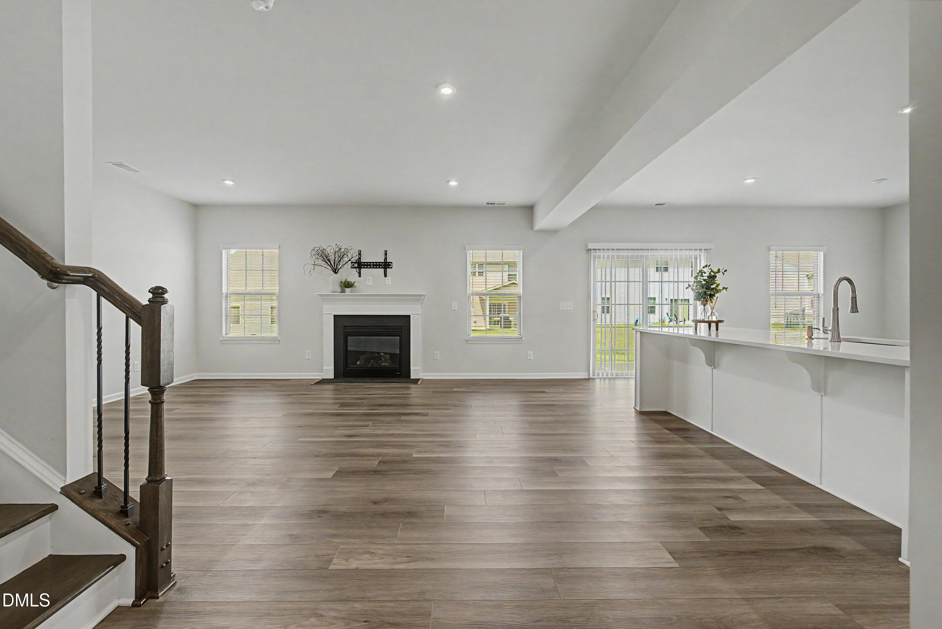 1621 Crimson Leaf Property Photo 17