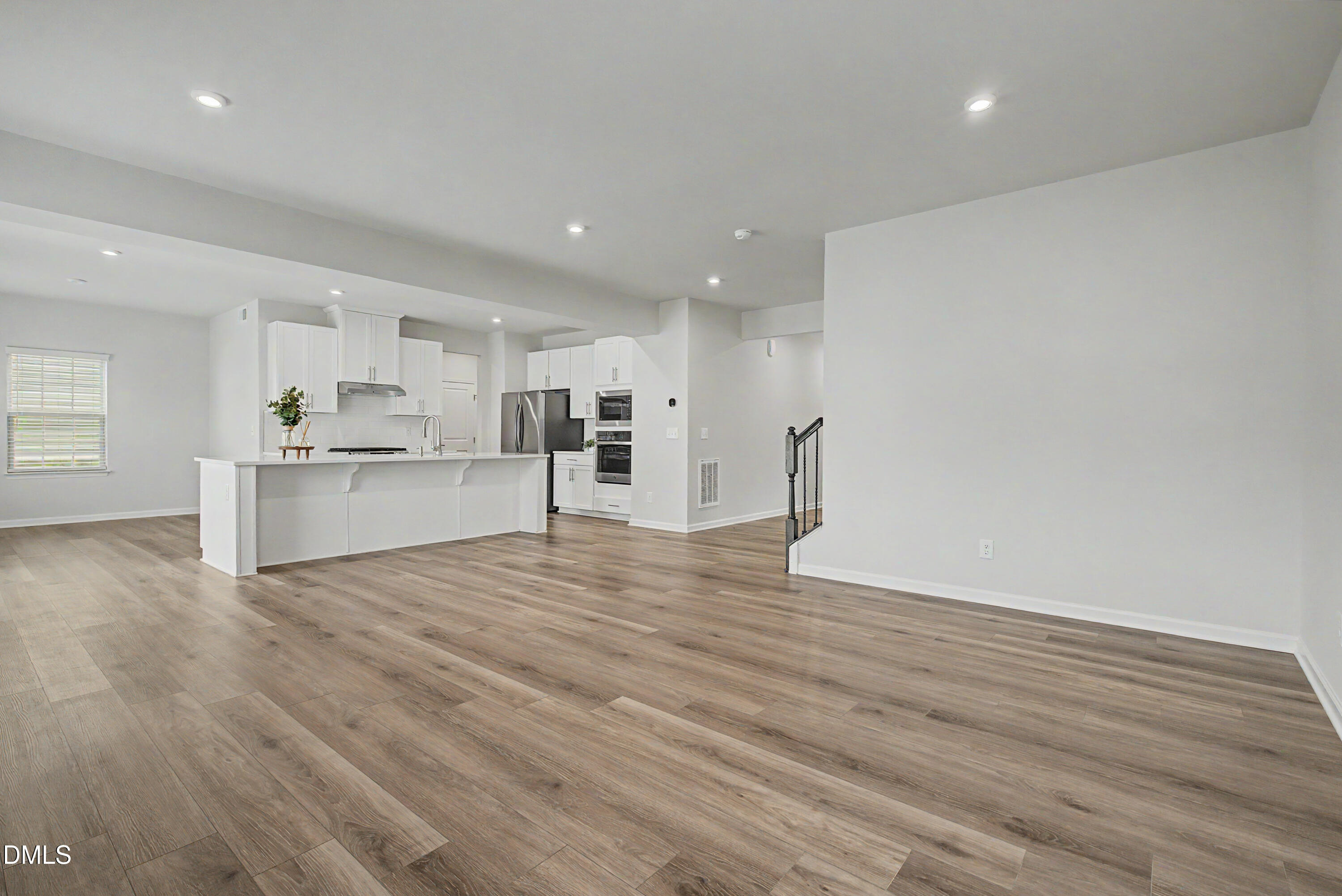 1621 Crimson Leaf Property Photo 18
