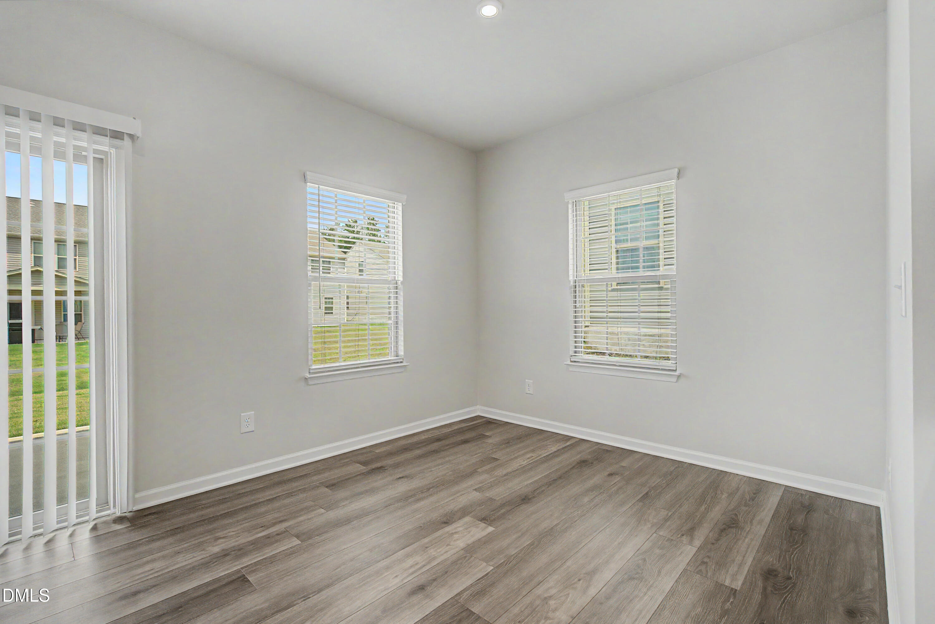 1621 Crimson Leaf Property Photo 21