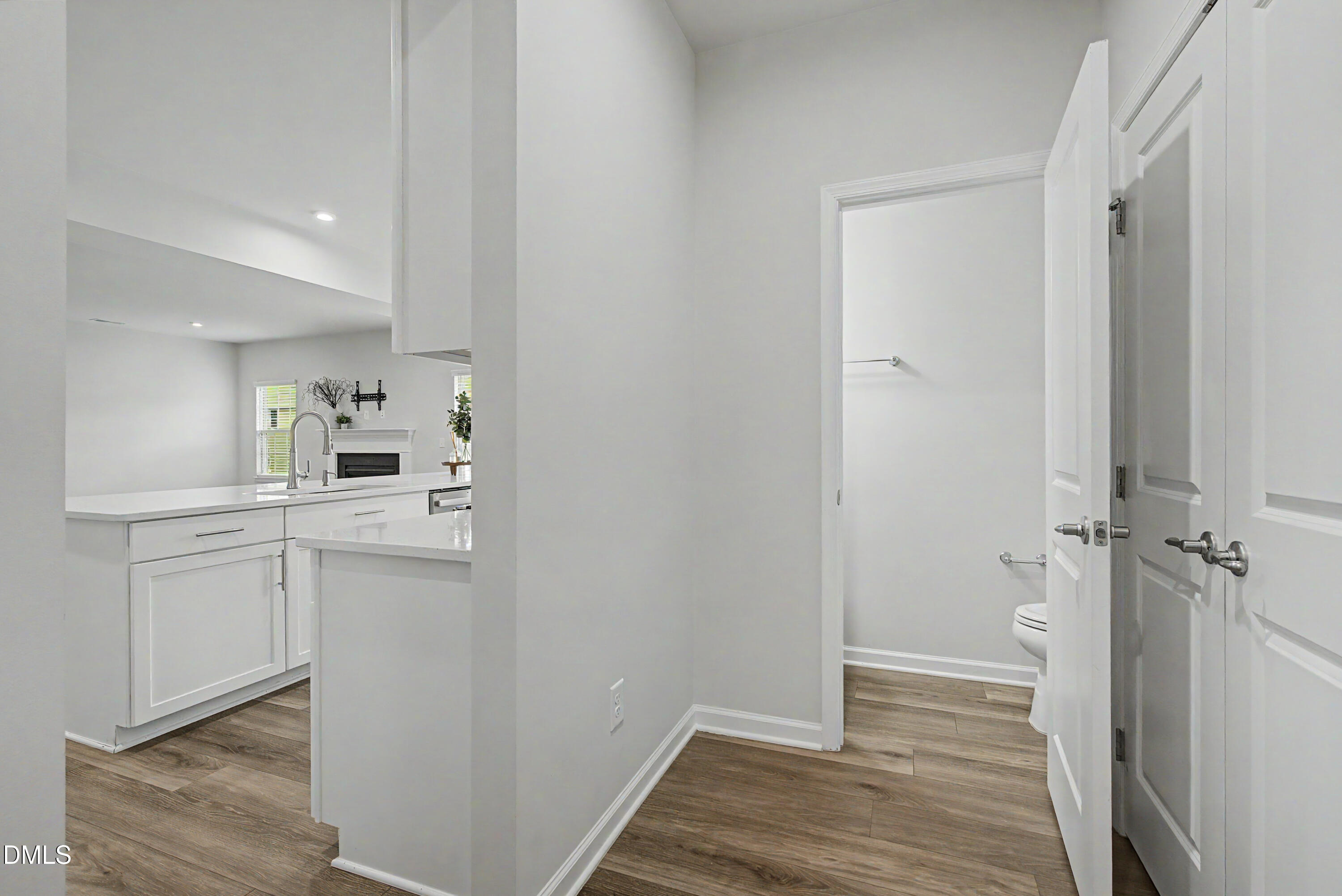 1621 Crimson Leaf Property Photo 28