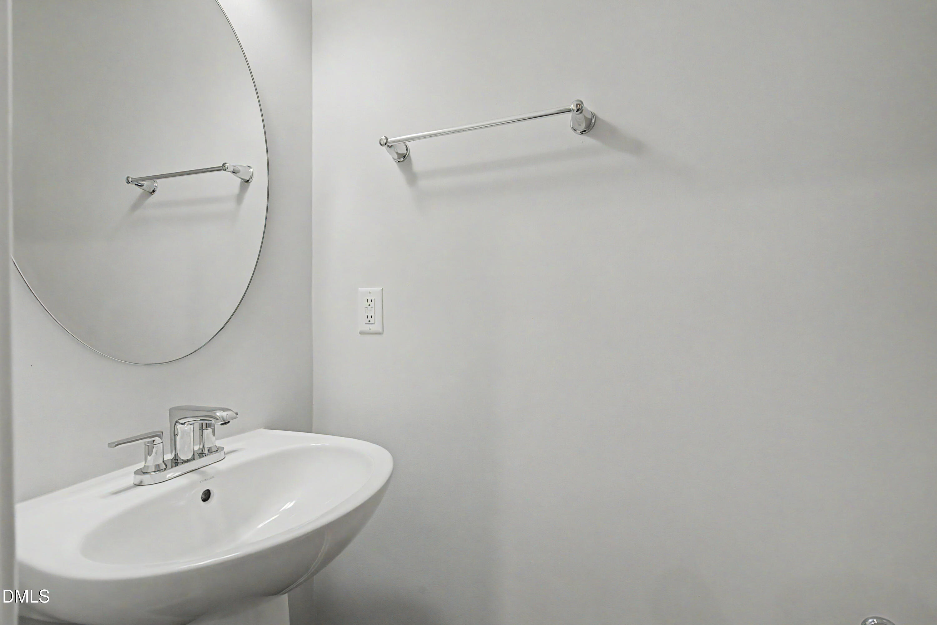 1621 Crimson Leaf Property Photo 29