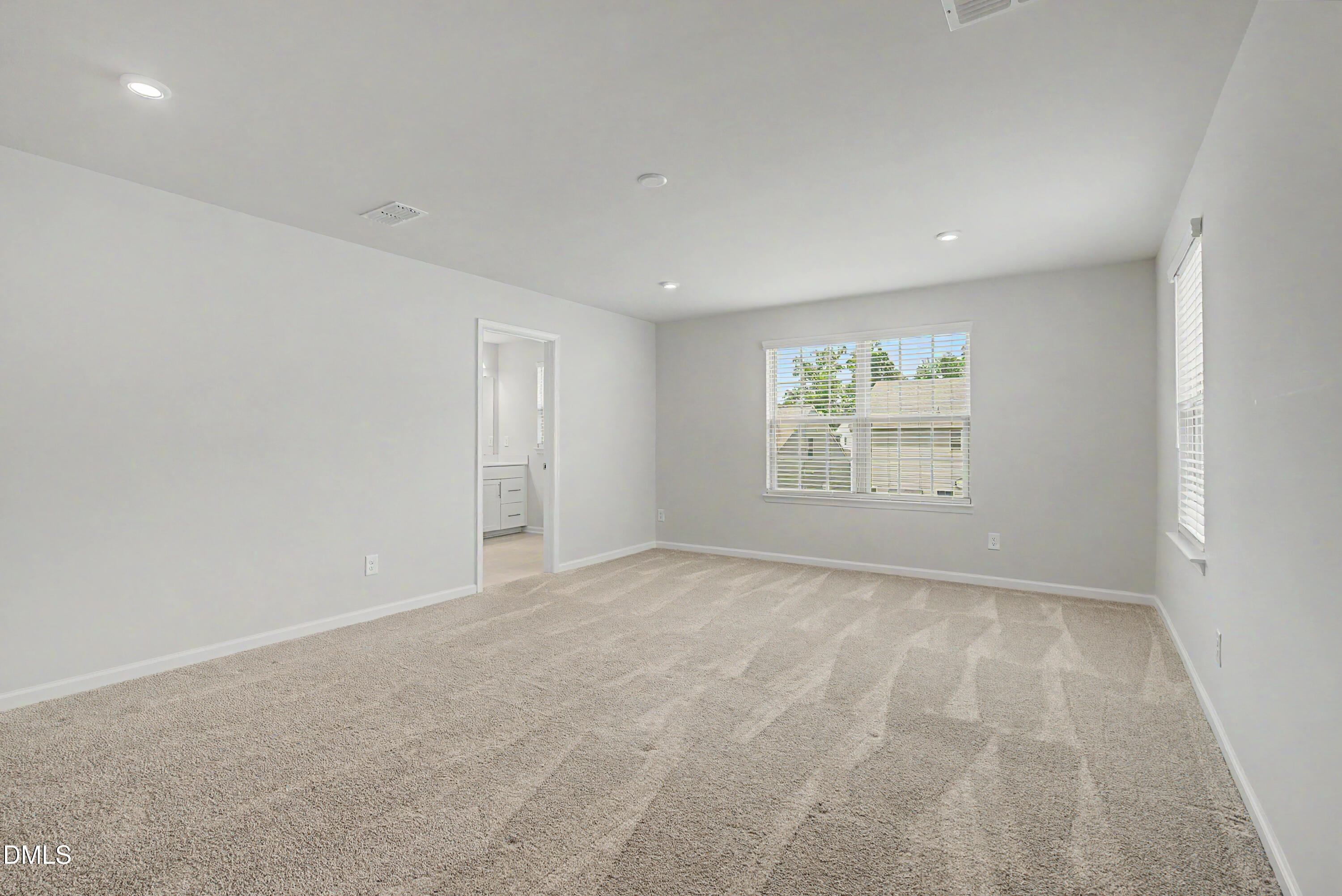 1621 Crimson Leaf Property Photo 36