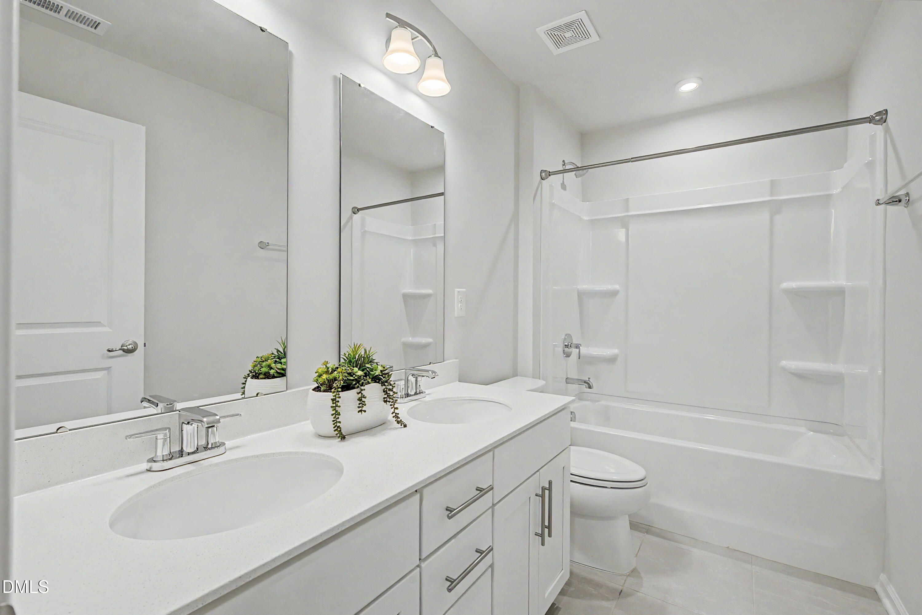 1621 Crimson Leaf Property Photo 42