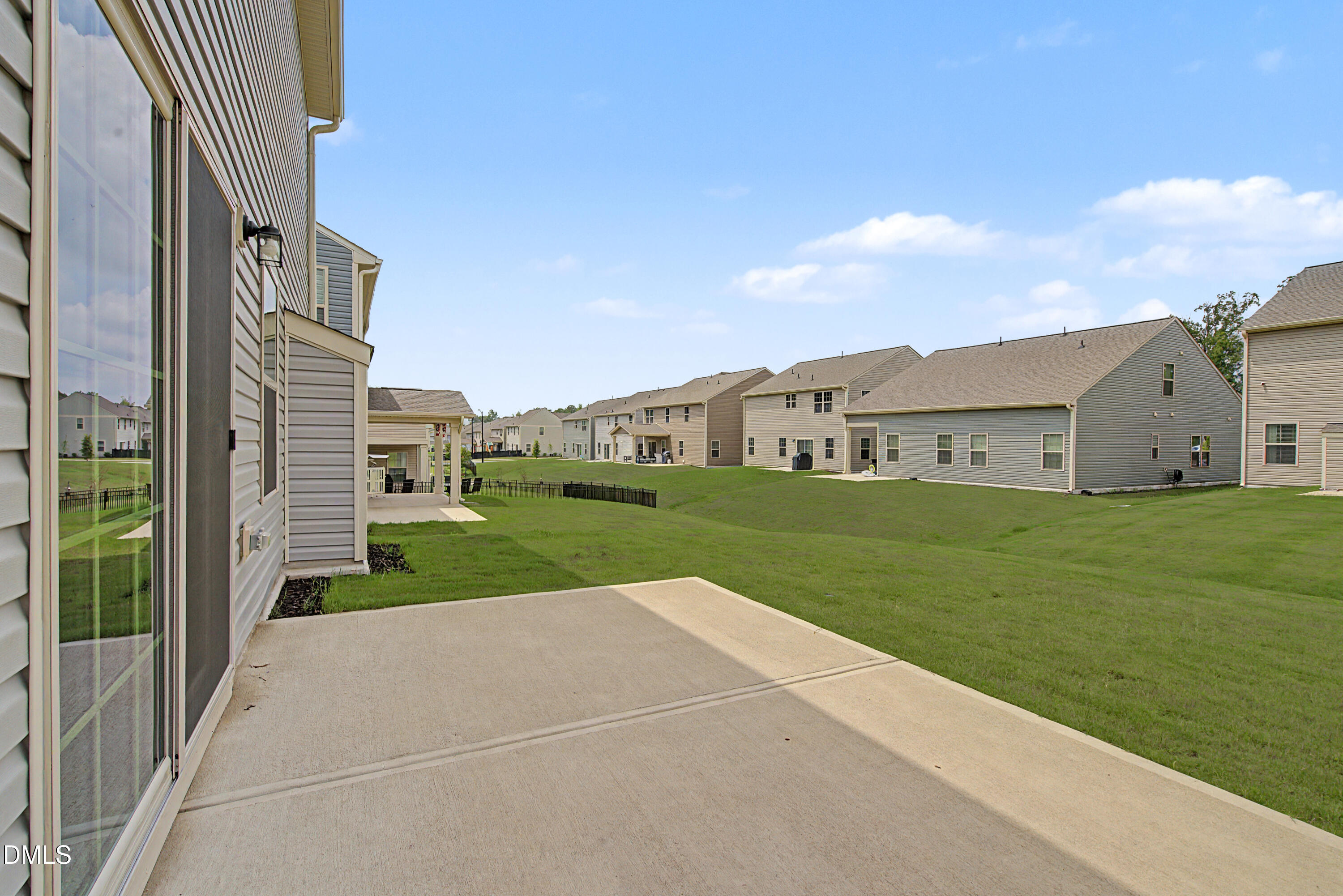 1621 Crimson Leaf Property Photo 45