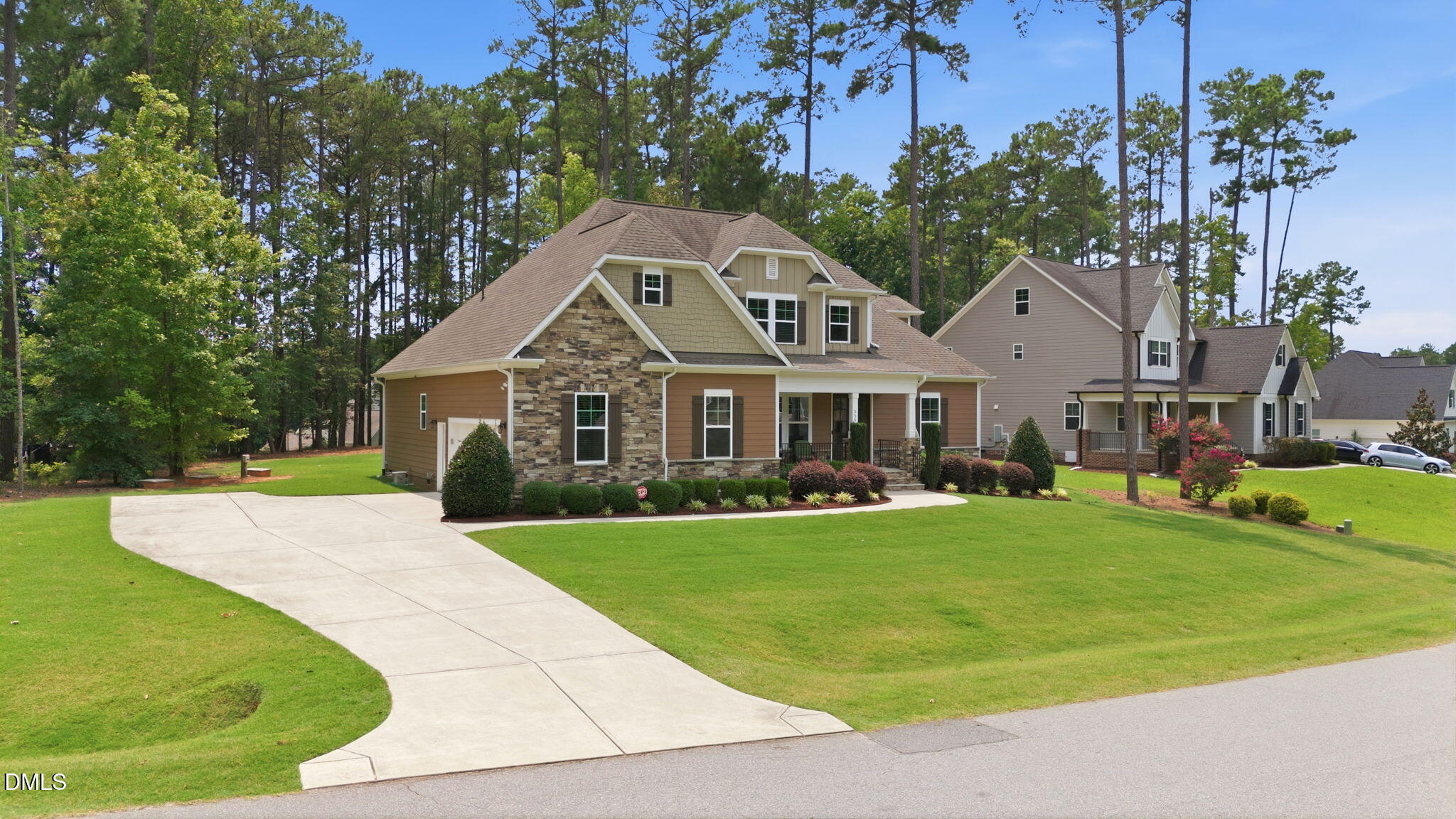 556 Rockport Drive Property Photo 2