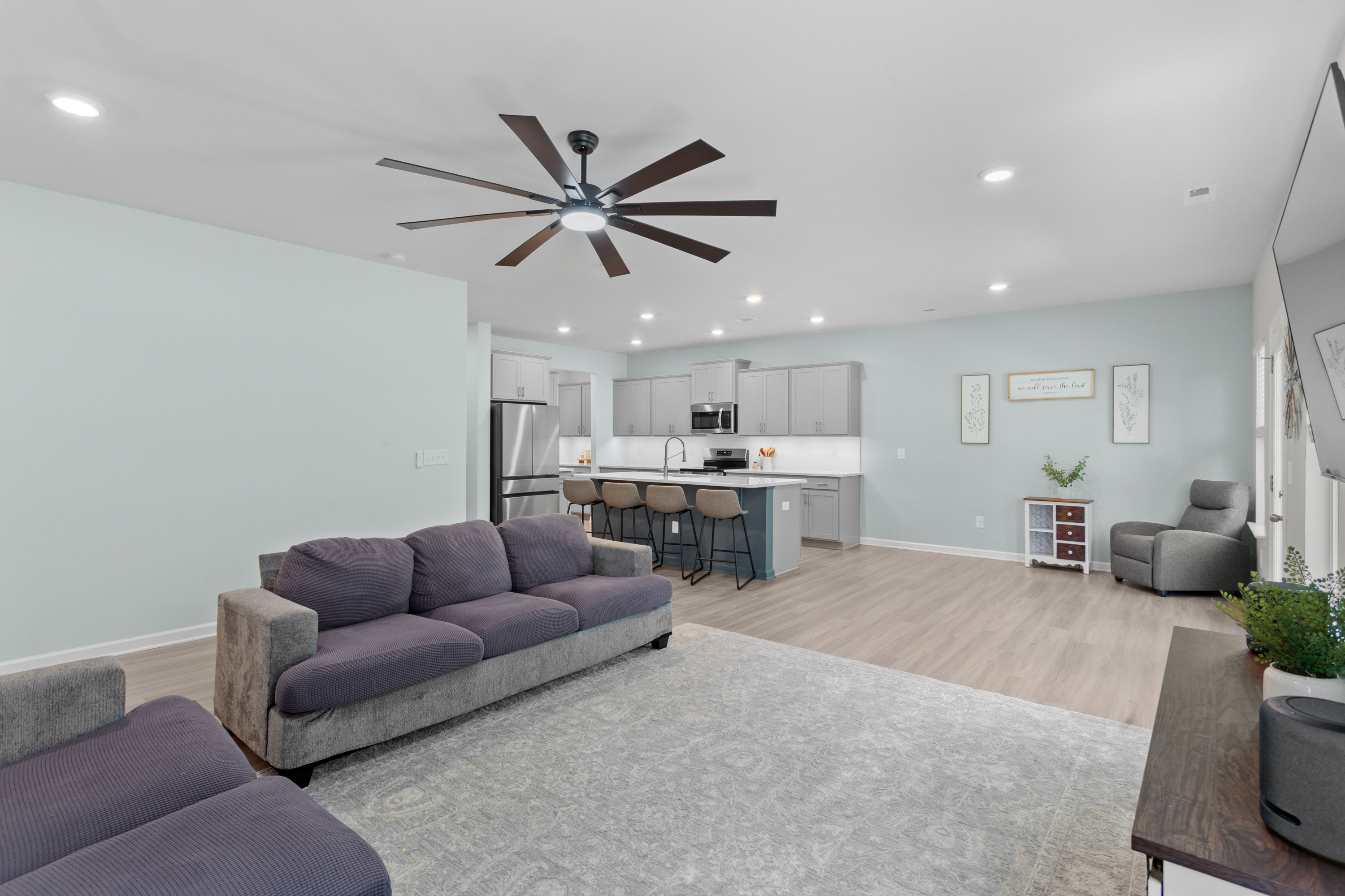 574 Troy Drive Property Photo 3